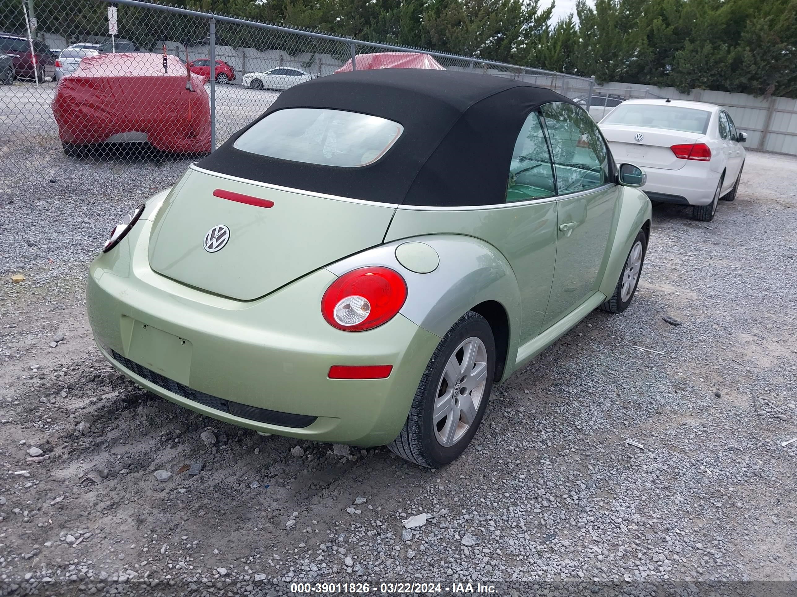 Photo 3 VIN: 3VWRF31Y17M423671 - VOLKSWAGEN BEETLE 