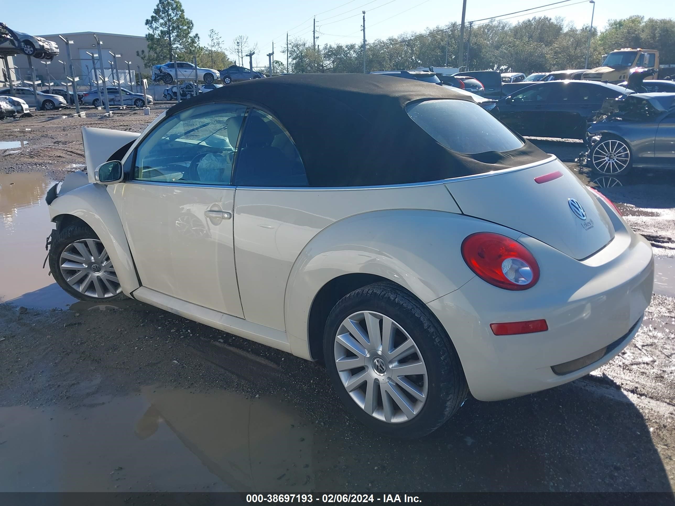 Photo 2 VIN: 3VWRF31Y18M402479 - VOLKSWAGEN BEETLE 