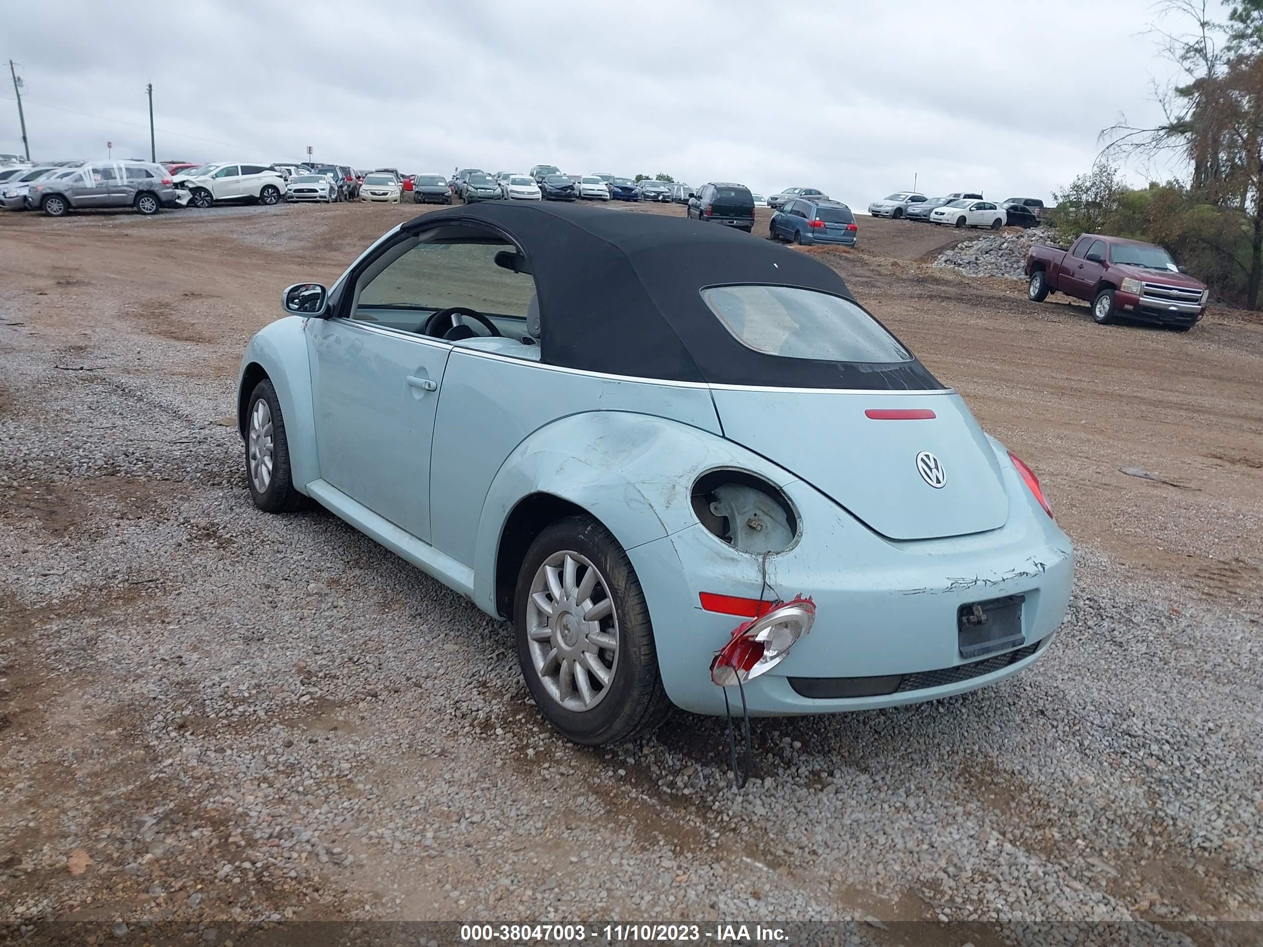 Photo 2 VIN: 3VWRF31Y26M317986 - VOLKSWAGEN BEETLE 