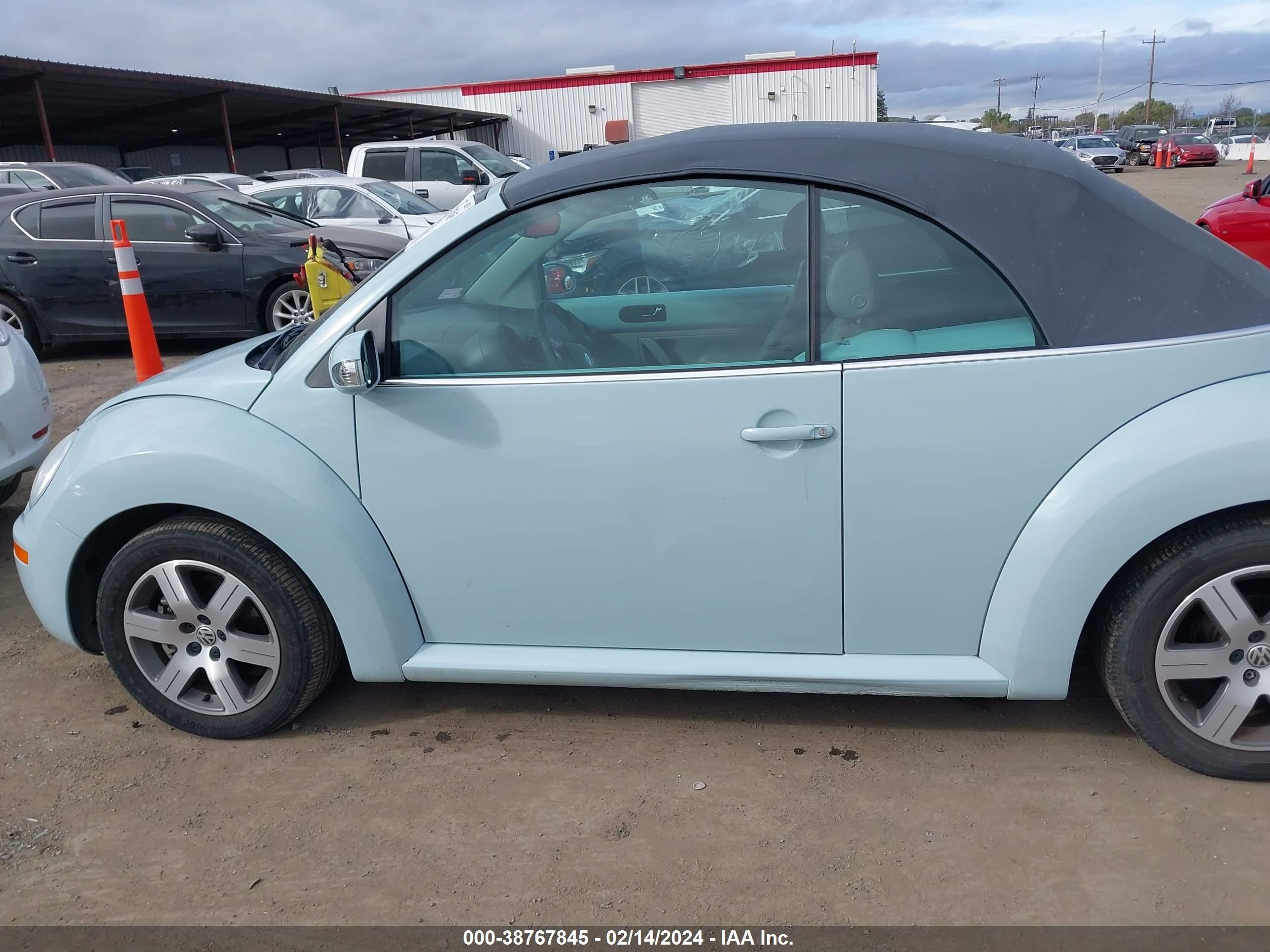 Photo 12 VIN: 3VWRF31Y26M325358 - VOLKSWAGEN BEETLE 