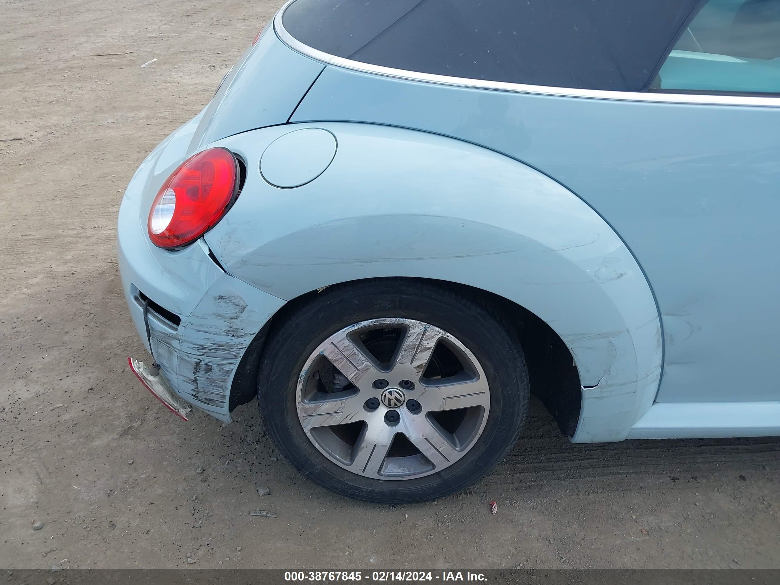 Photo 5 VIN: 3VWRF31Y26M325358 - VOLKSWAGEN BEETLE 