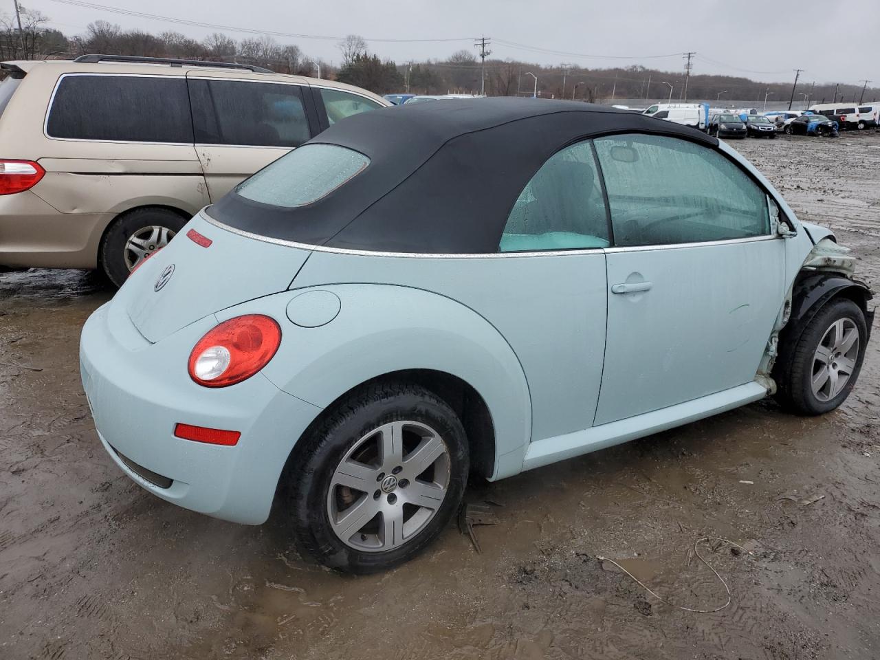 Photo 2 VIN: 3VWRF31Y56M325015 - VOLKSWAGEN BEETLE 