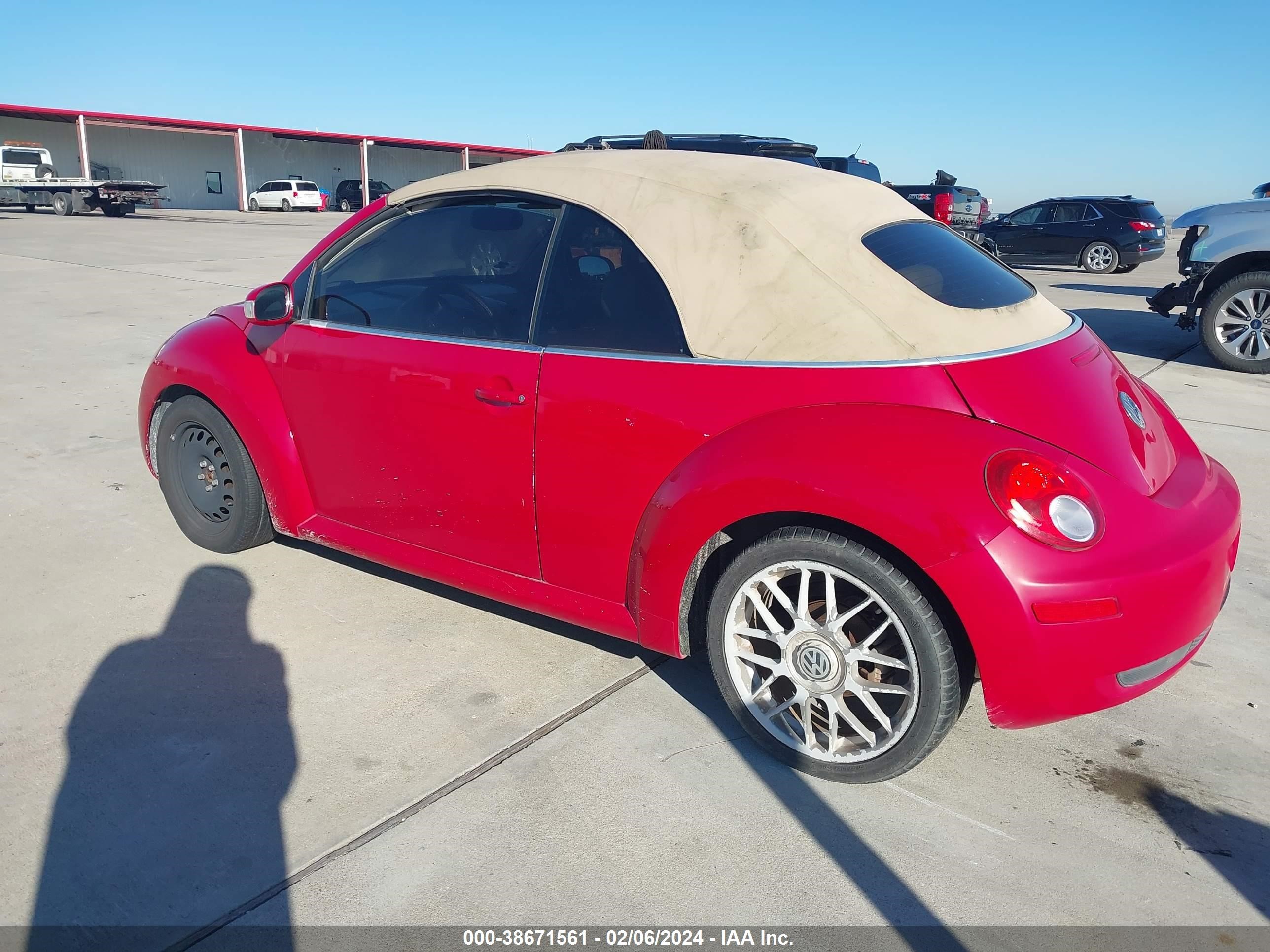 Photo 2 VIN: 3VWRF31Y67M403903 - VOLKSWAGEN BEETLE 