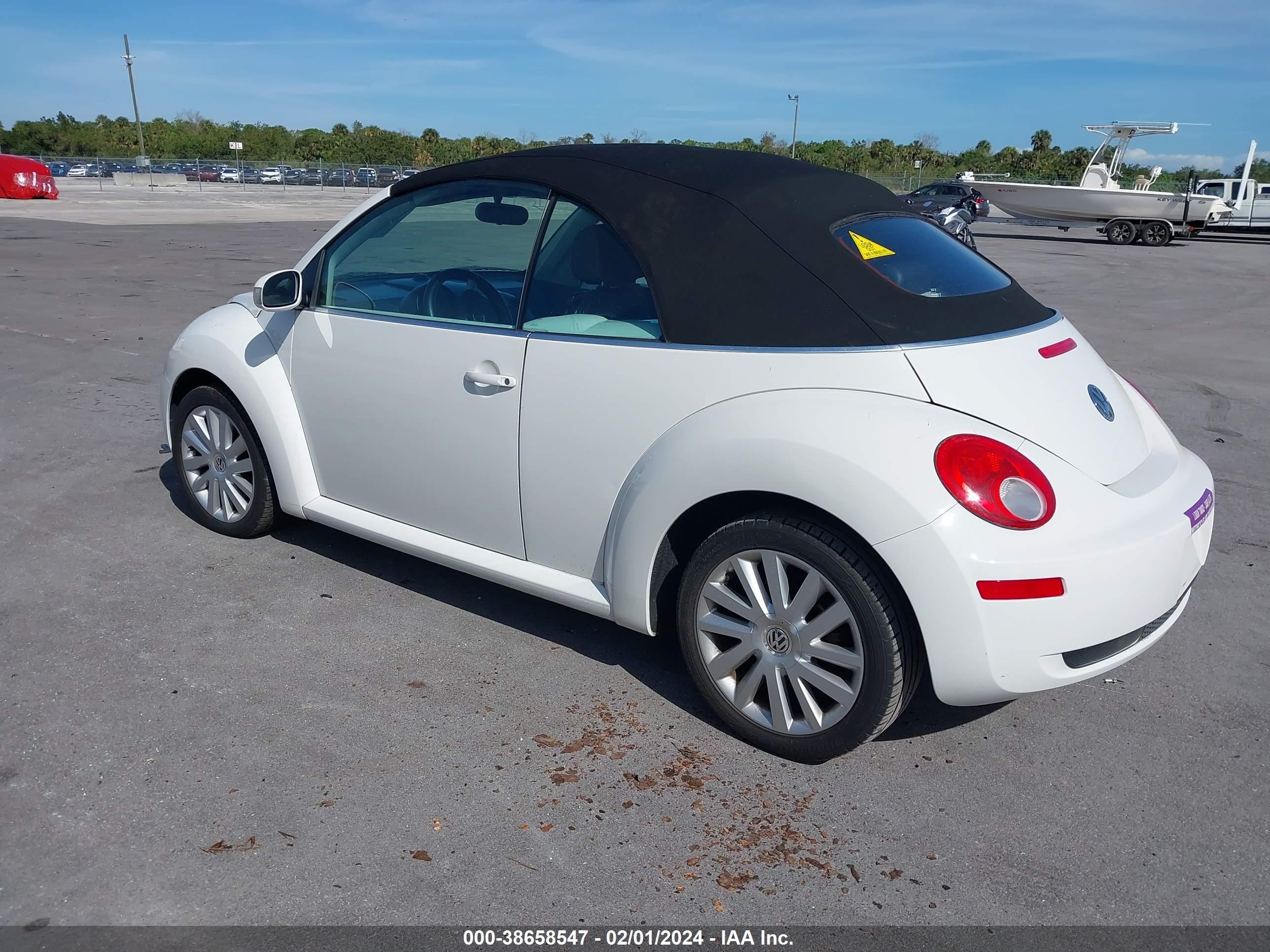 Photo 2 VIN: 3VWRF31Y69M406318 - VOLKSWAGEN BEETLE 