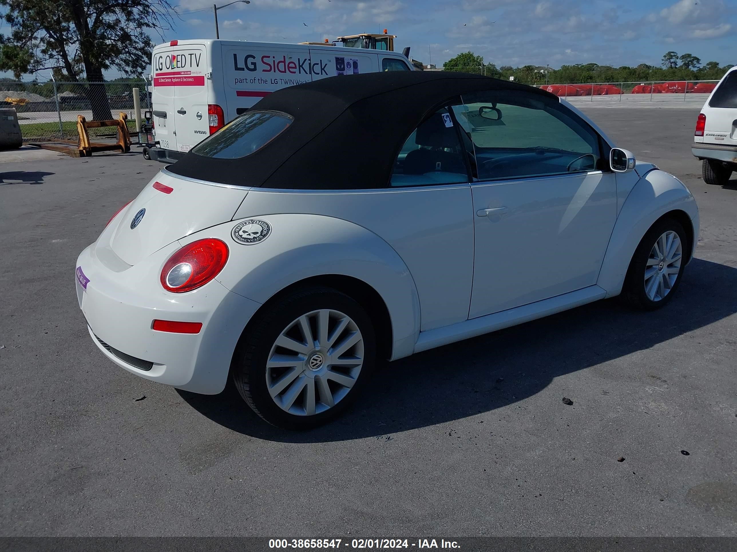 Photo 3 VIN: 3VWRF31Y69M406318 - VOLKSWAGEN BEETLE 