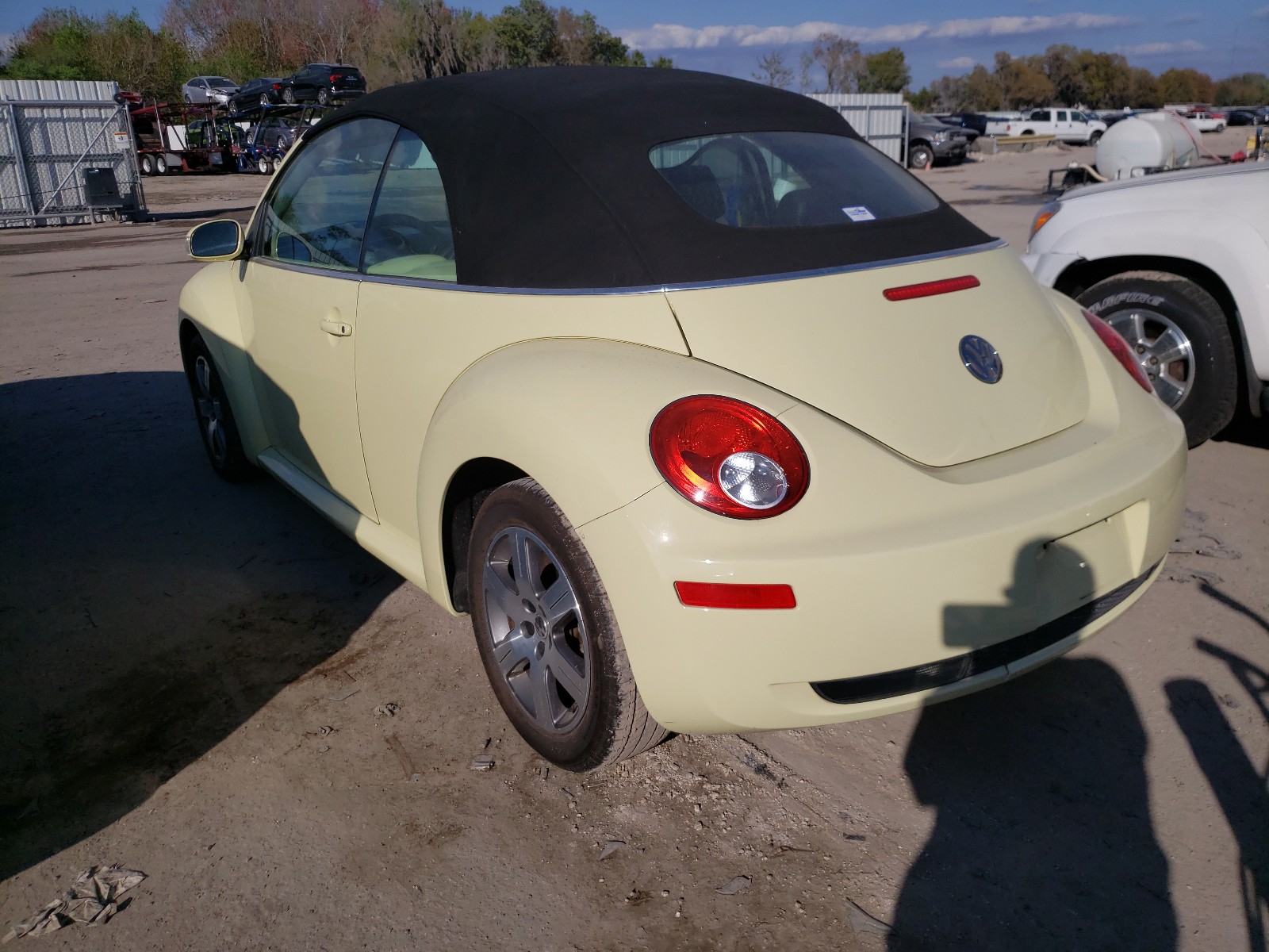 Photo 2 VIN: 3VWRF31Y86M318348 - VOLKSWAGEN NEW BEETLE 