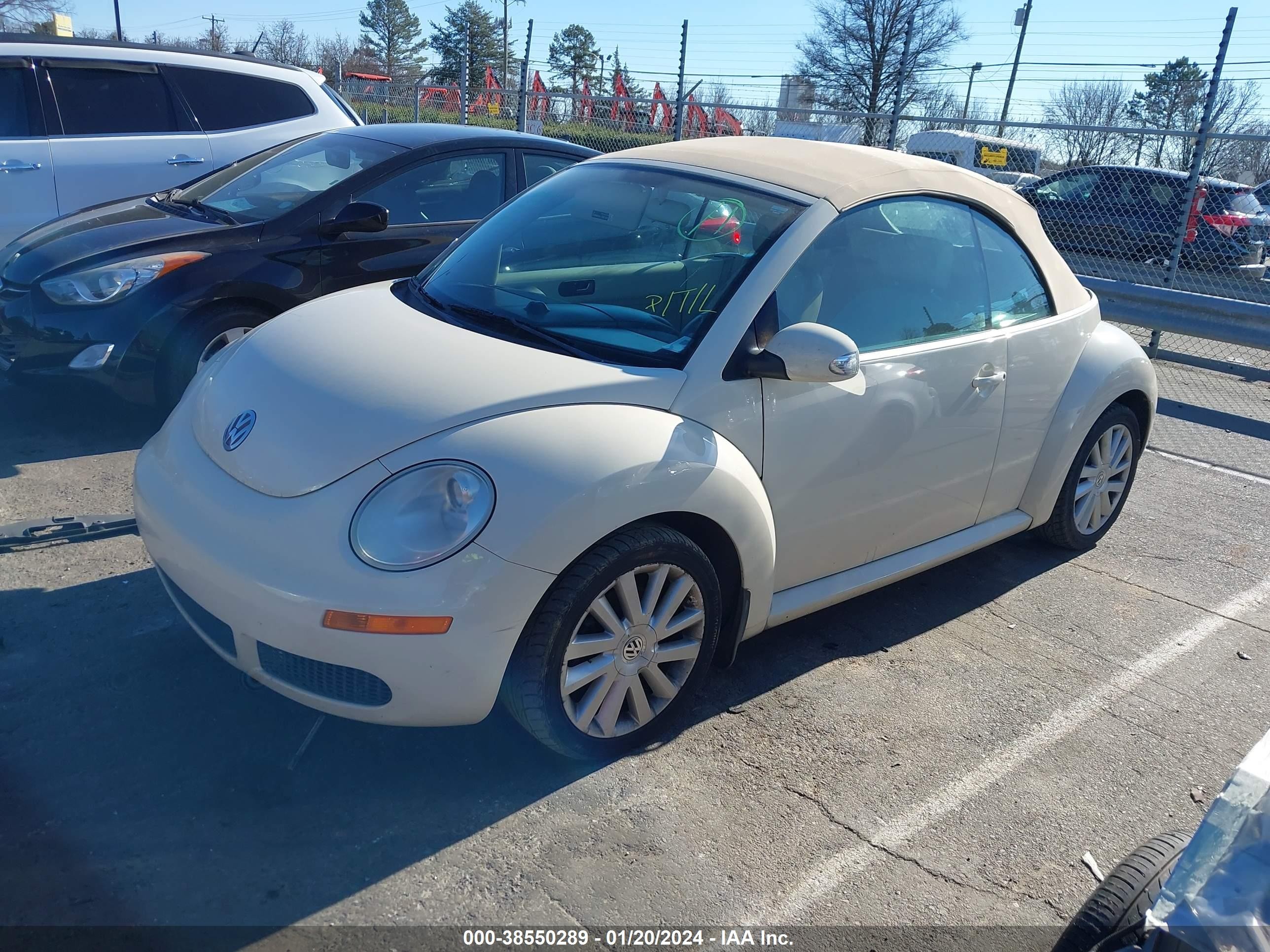 Photo 1 VIN: 3VWRF31YX8M413609 - VOLKSWAGEN BEETLE 