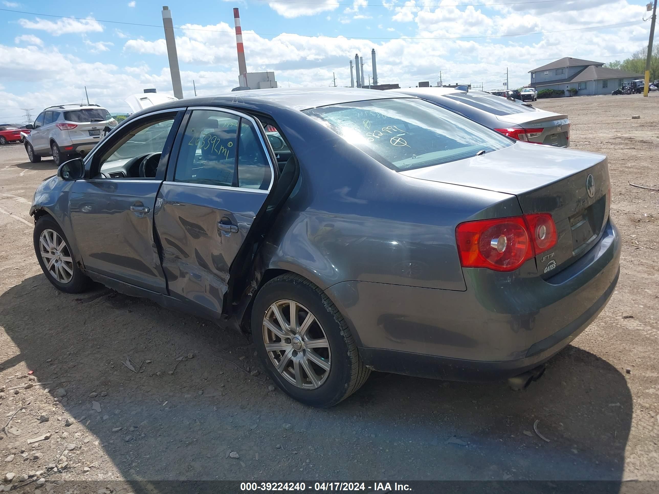 Photo 2 VIN: 3VWRF71K76M682991 - VOLKSWAGEN JETTA 