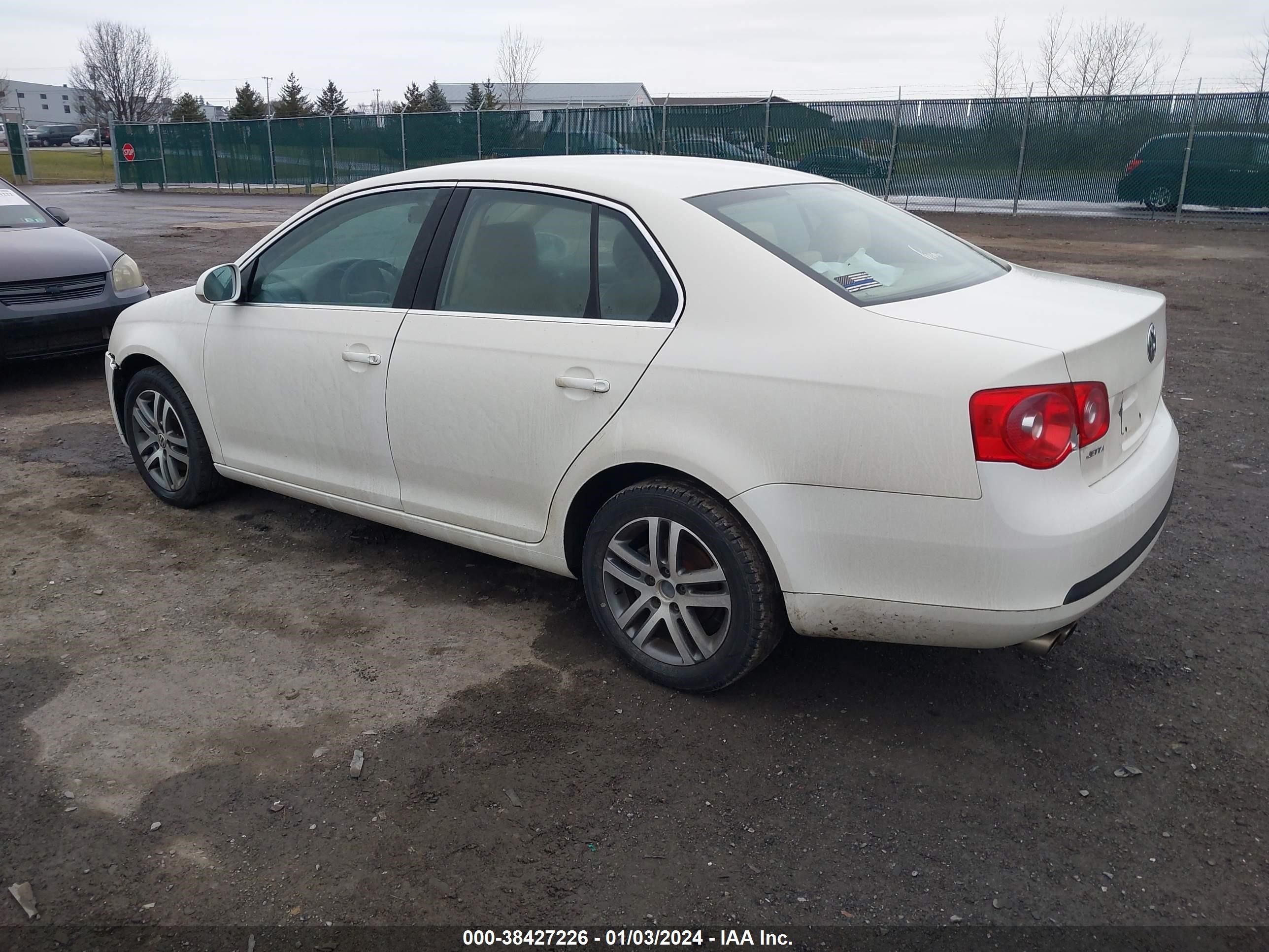 Photo 2 VIN: 3VWRF71KX6M684864 - VOLKSWAGEN JETTA 