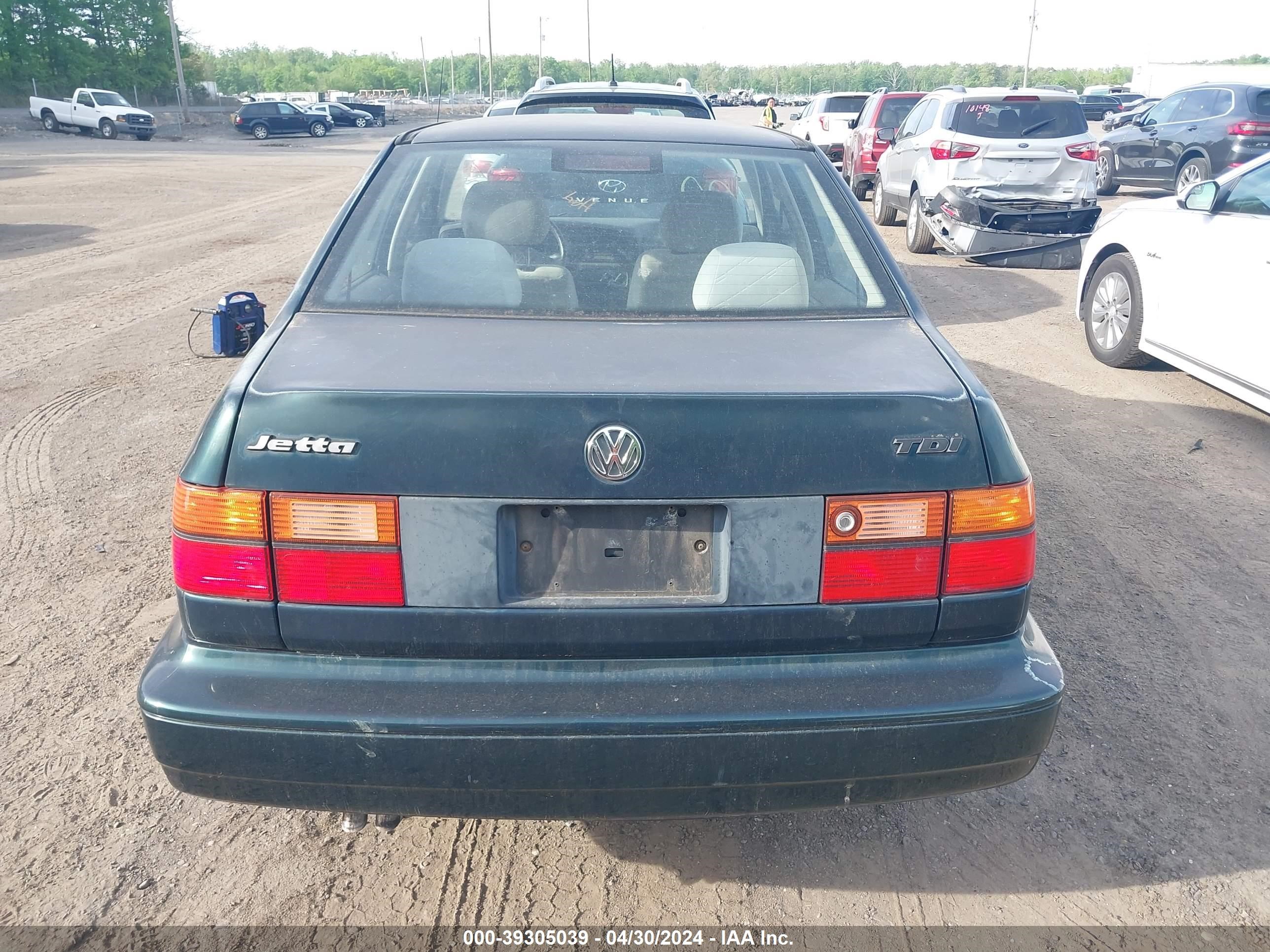 Photo 5 VIN: 3VWRF81H2WM238623 - VOLKSWAGEN JETTA 