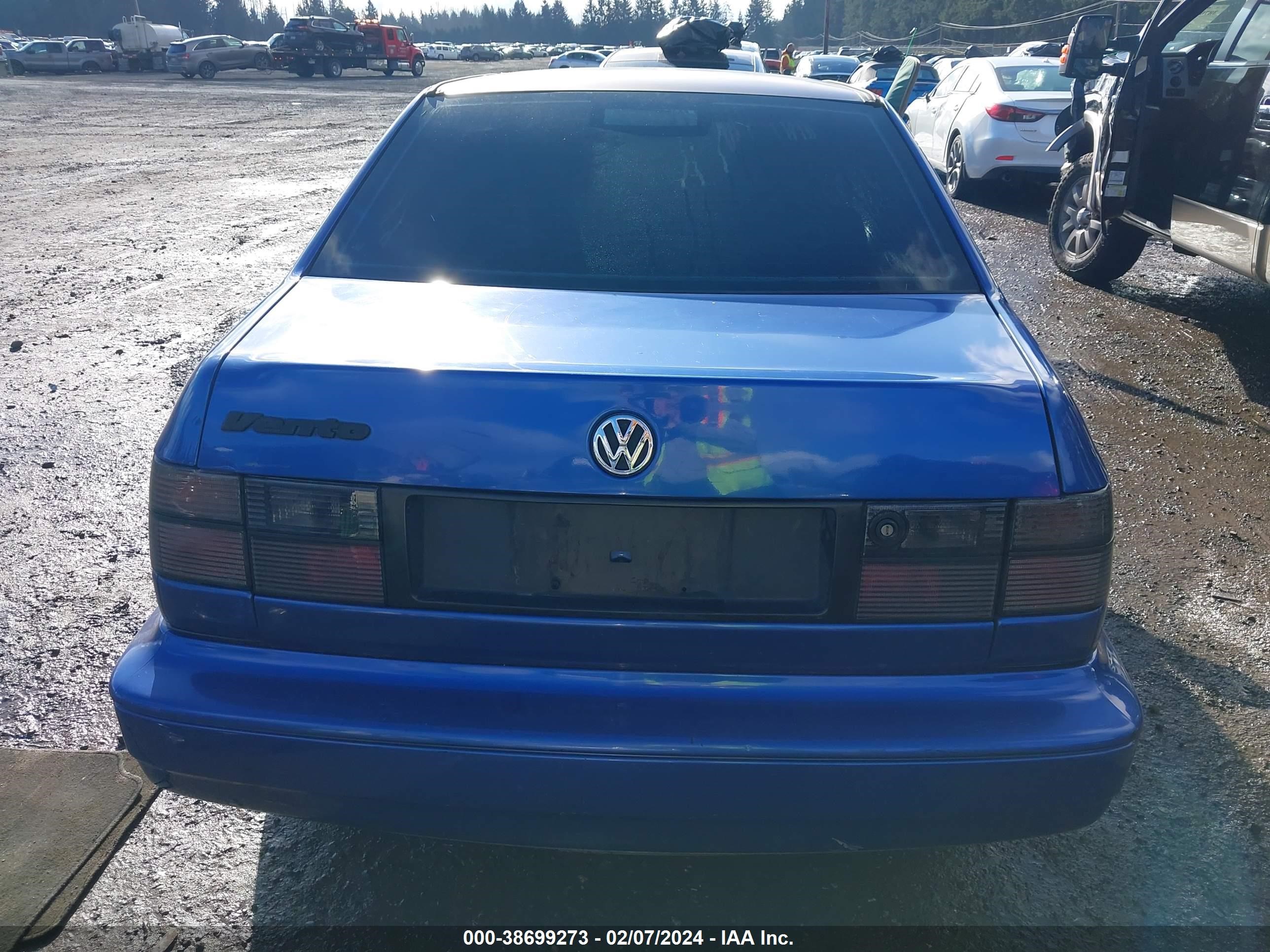 Photo 15 VIN: 3VWRF81H6WM128917 - VOLKSWAGEN JETTA 