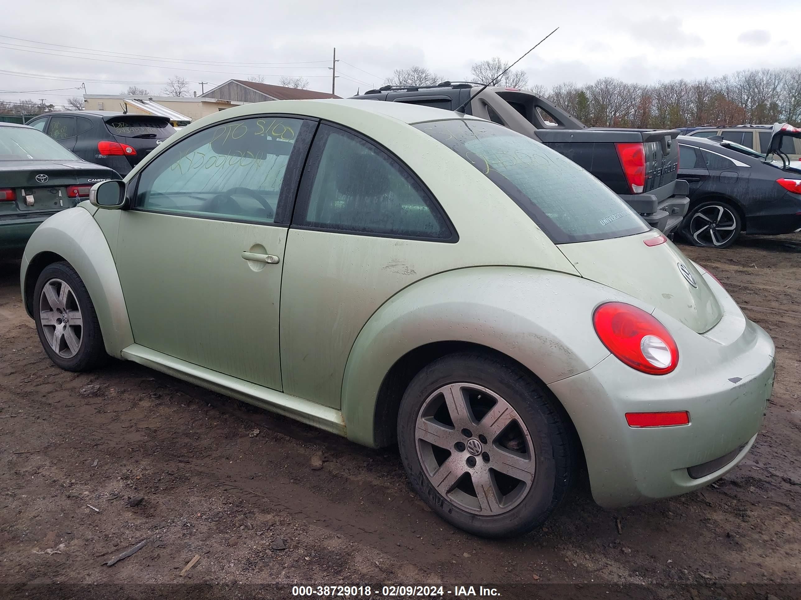 Photo 2 VIN: 3VWRG31CX6M409221 - VOLKSWAGEN BEETLE 