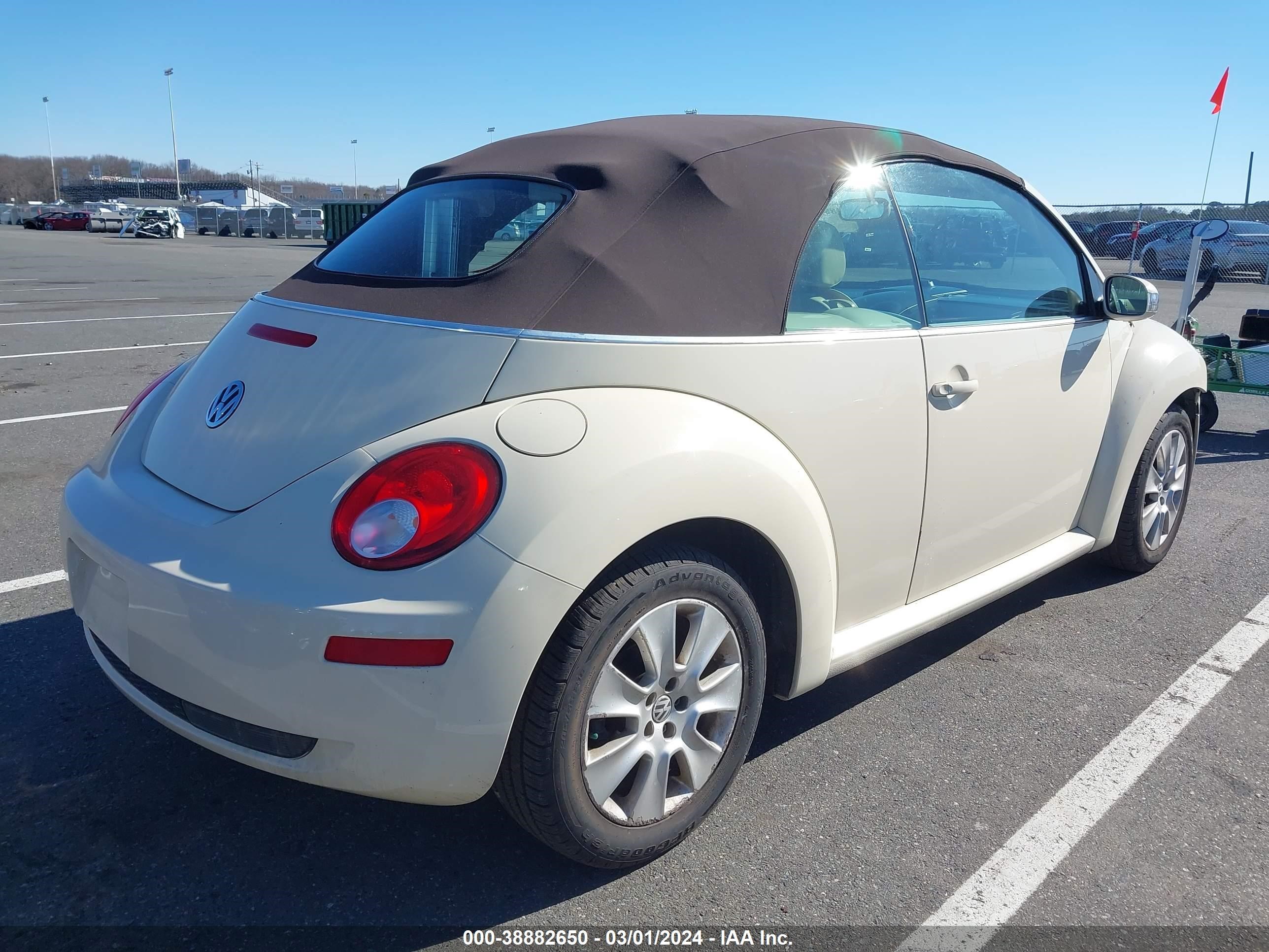 Photo 3 VIN: 3VWRG31Y19M410192 - VOLKSWAGEN BEETLE 