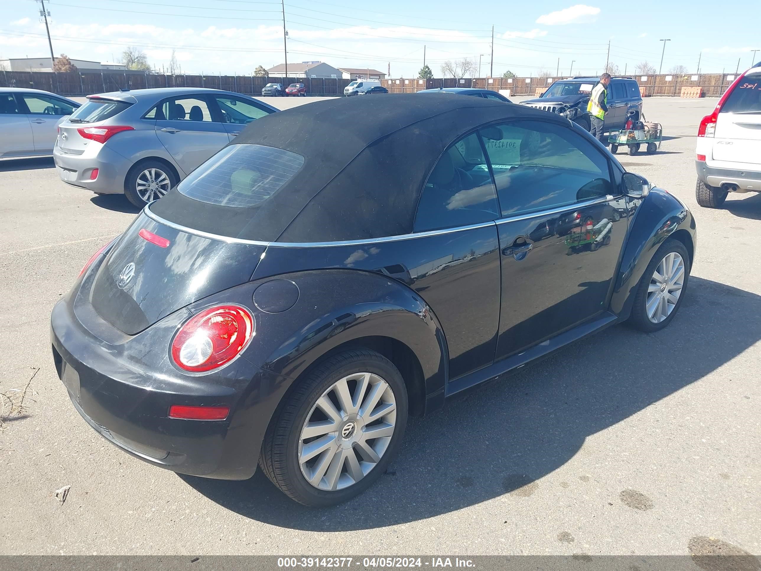 Photo 3 VIN: 3VWRG31Y88M415257 - VOLKSWAGEN BEETLE 