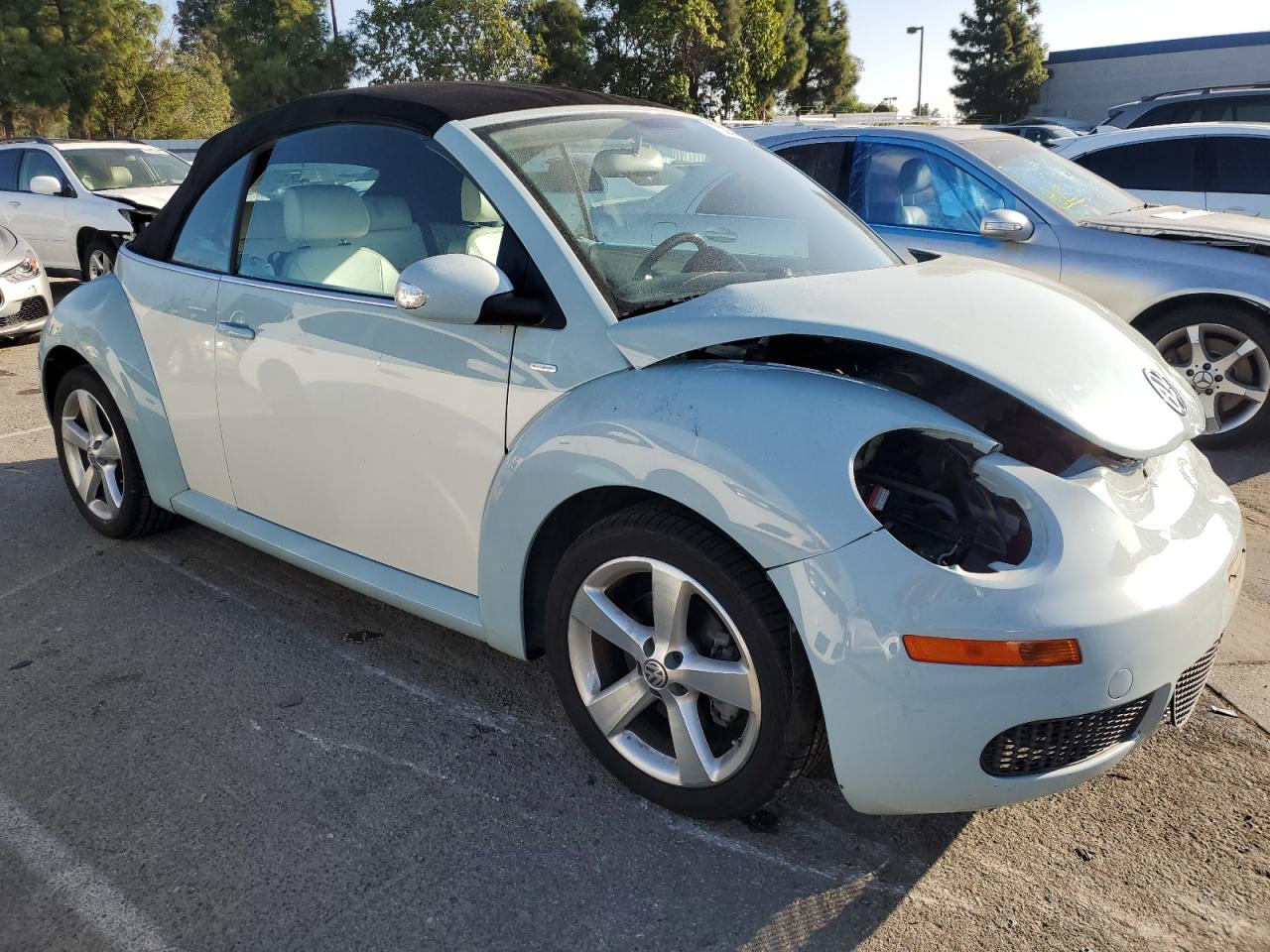 Photo 3 VIN: 3VWRG3AL0AM006163 - VOLKSWAGEN BEETLE 