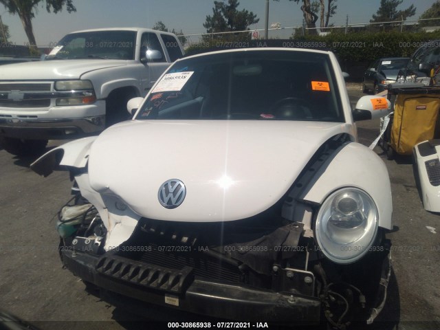 Photo 5 VIN: 3VWRG3AL3AM005640 - VOLKSWAGEN NEW BEETLE CONVERTIBLE 