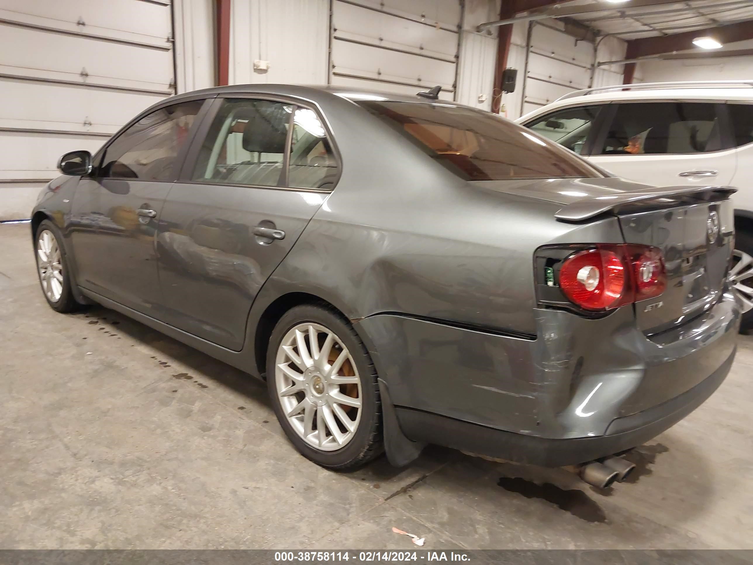 Photo 2 VIN: 3VWRJ71K48M168338 - VOLKSWAGEN JETTA 