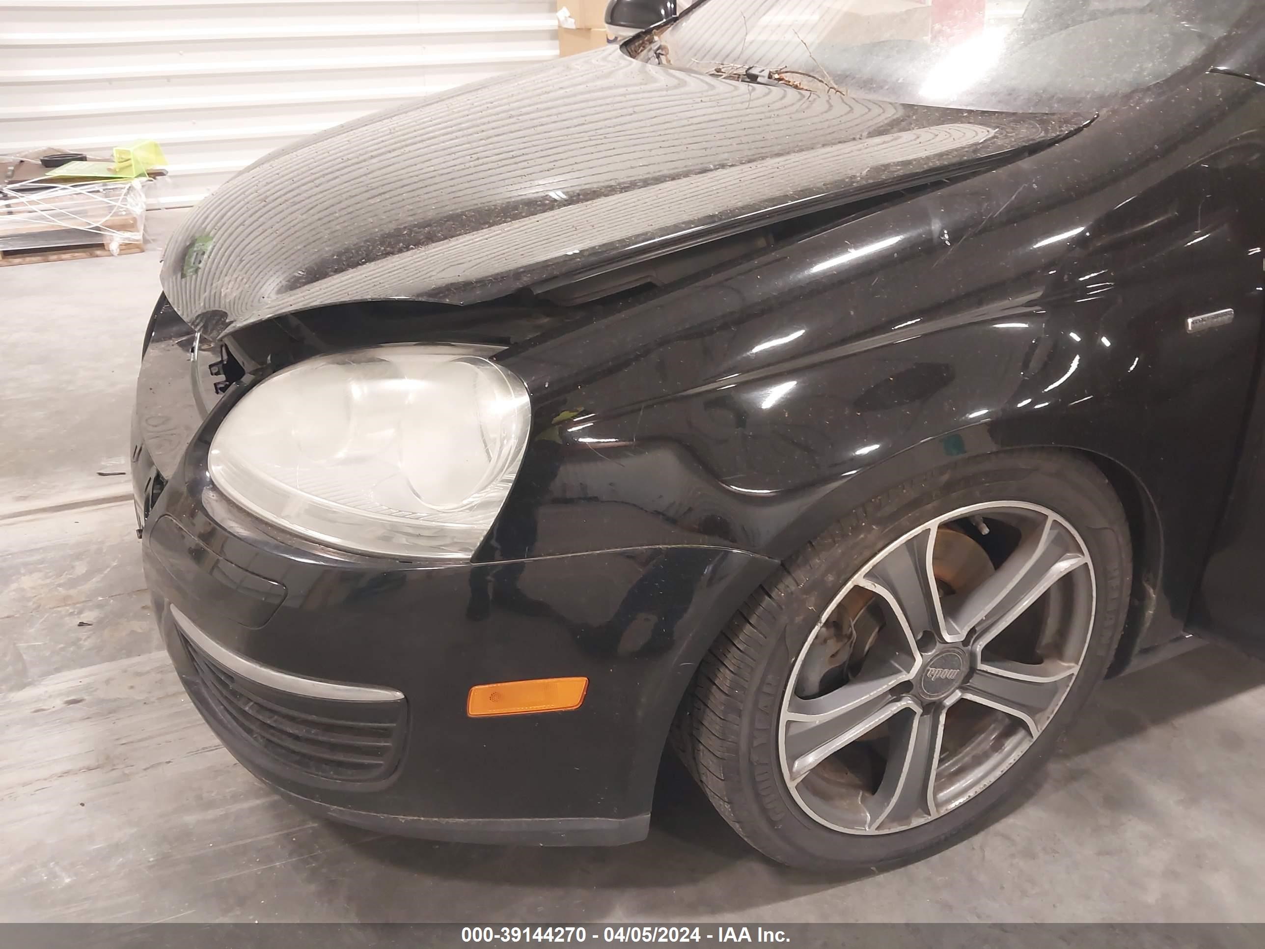 Photo 11 VIN: 3VWRJ71K78M137875 - VOLKSWAGEN JETTA 