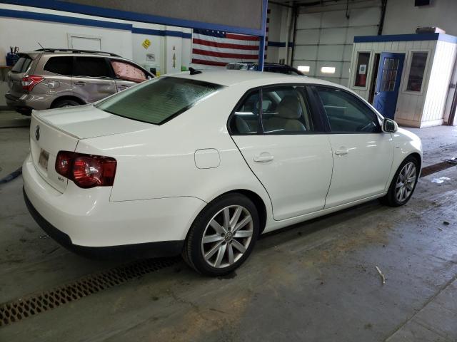 Photo 2 VIN: 3VWRJ7AJ2AM018404 - VOLKSWAGEN JETTA WOLF 