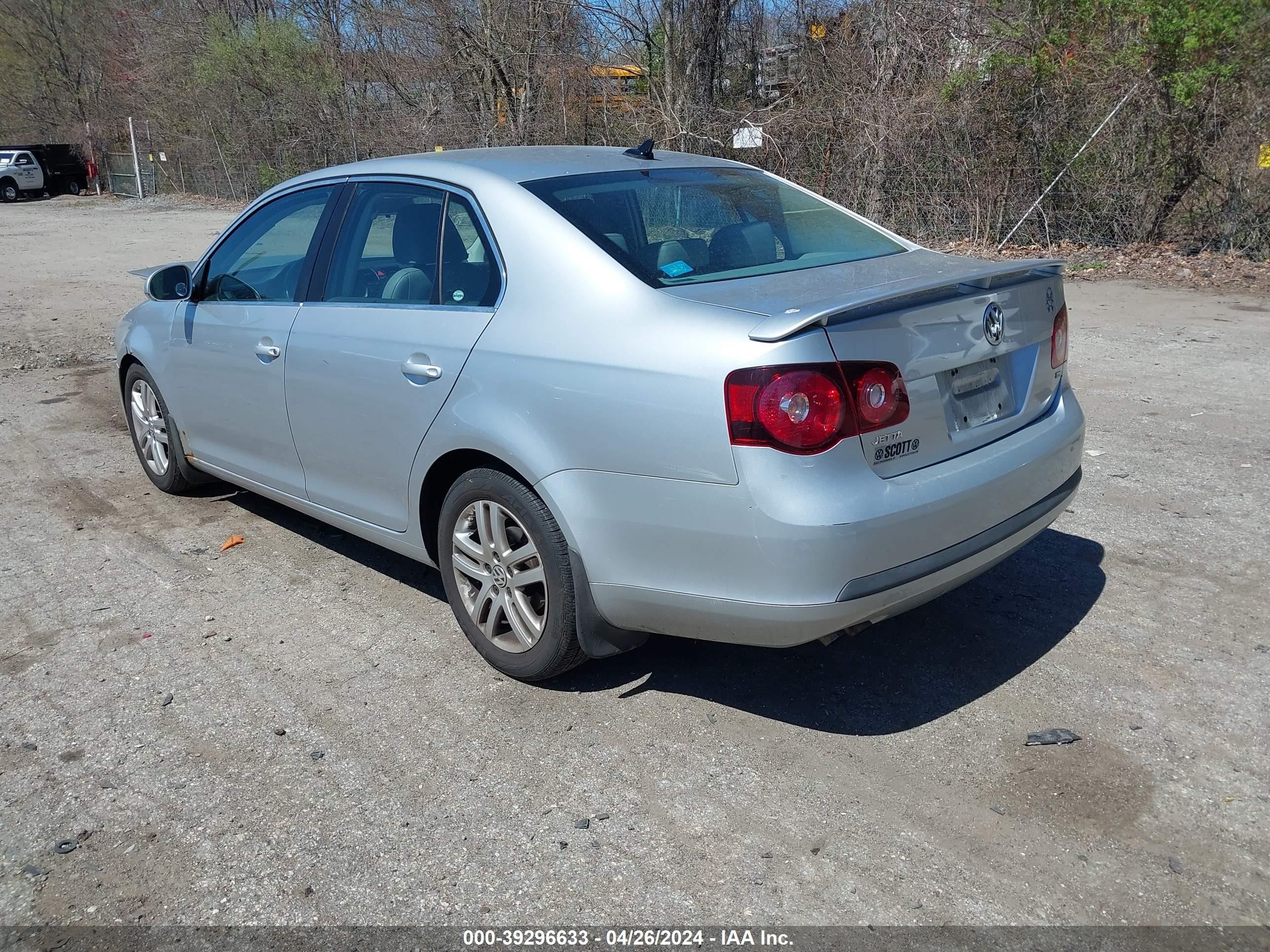 Photo 2 VIN: 3VWRL71K29M139741 - VOLKSWAGEN JETTA 