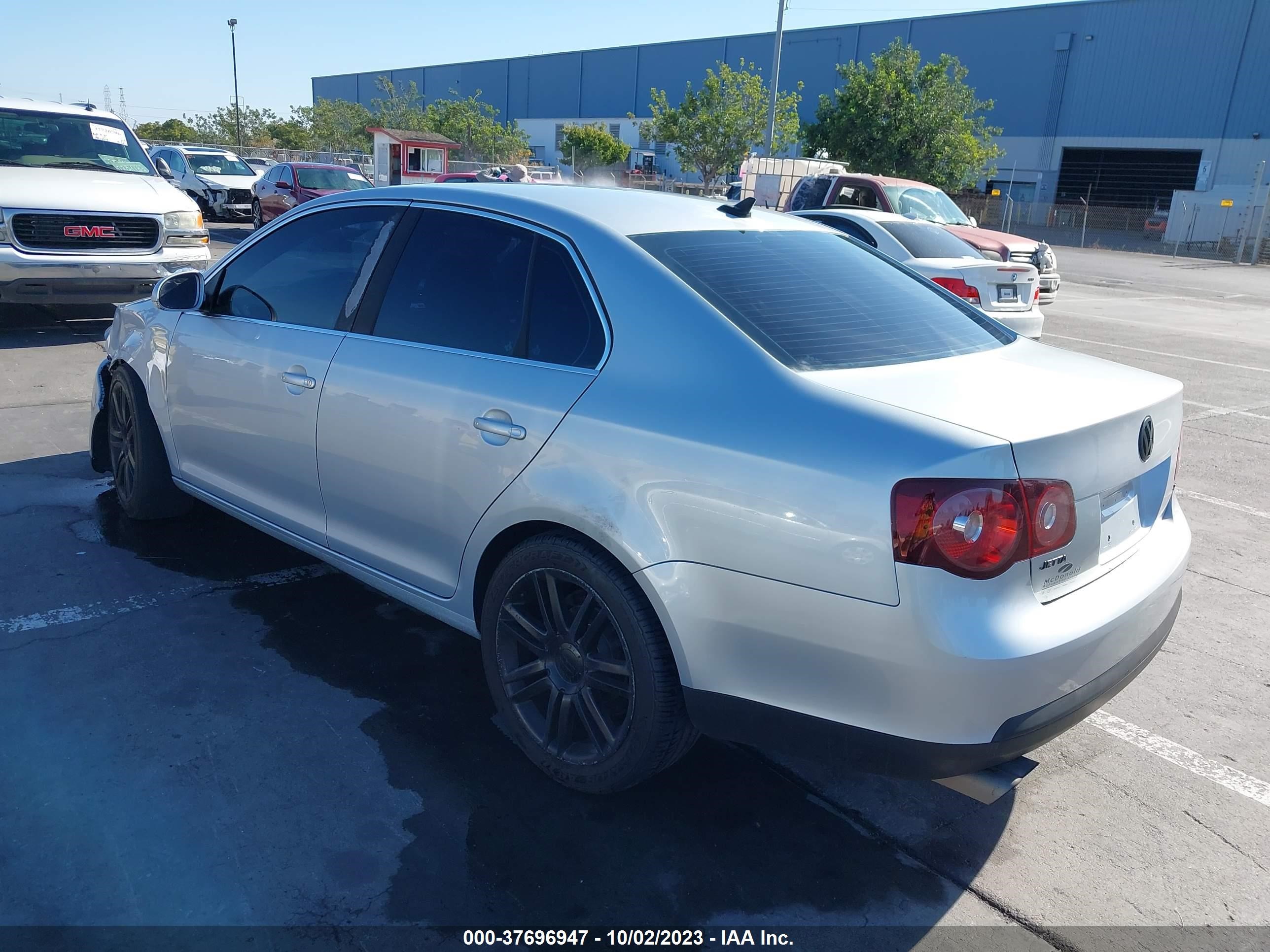 Photo 2 VIN: 3VWRM71K08M078921 - VOLKSWAGEN JETTA 