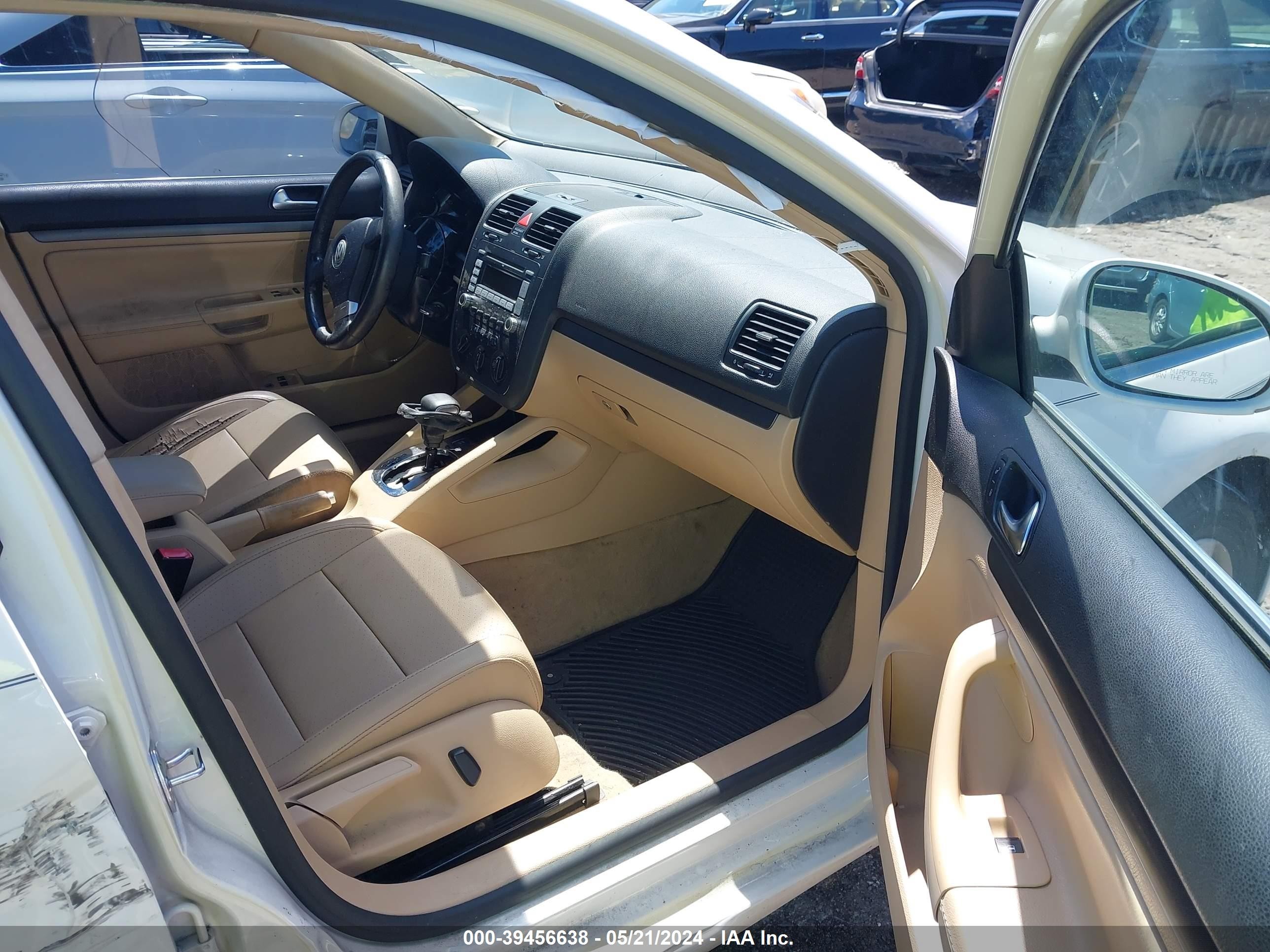 Photo 4 VIN: 3VWRM71K19M135306 - VOLKSWAGEN JETTA 