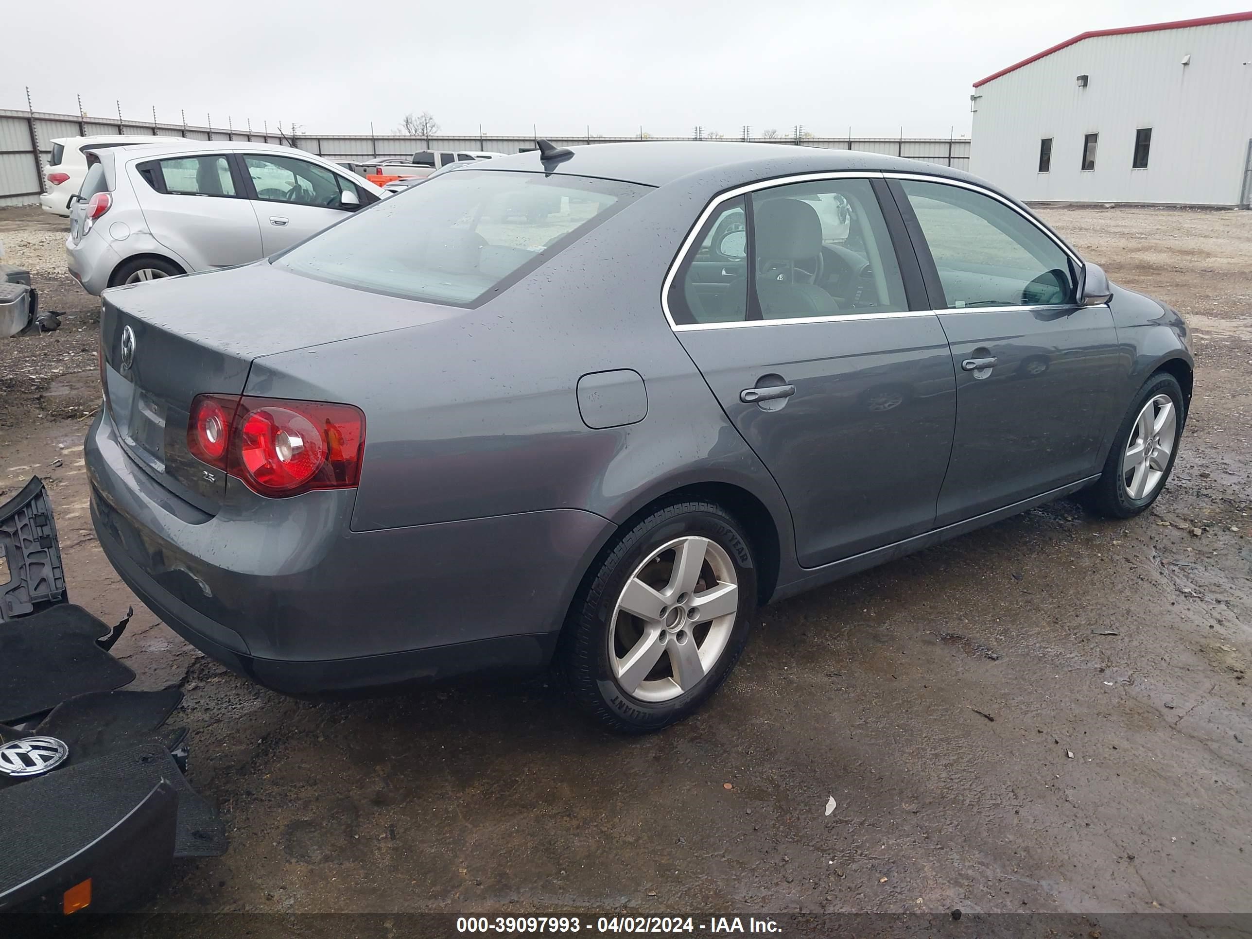 Photo 3 VIN: 3VWRM71K28M053924 - VOLKSWAGEN JETTA 