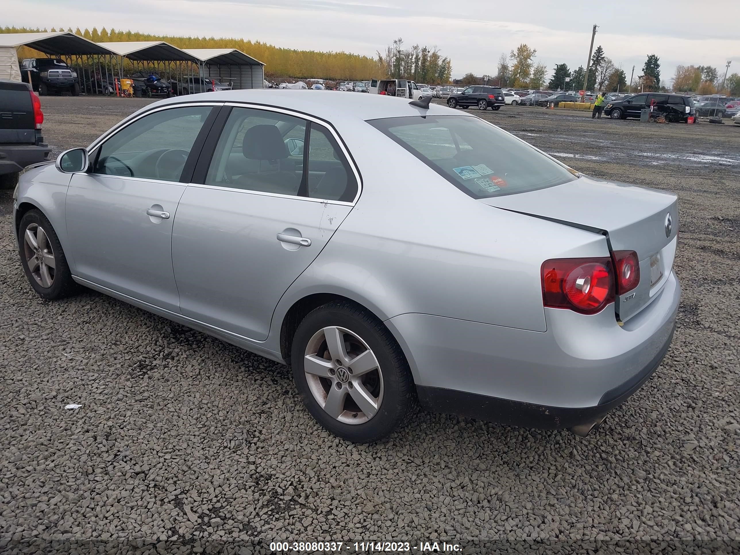 Photo 2 VIN: 3VWRM71K38M155815 - VOLKSWAGEN JETTA 