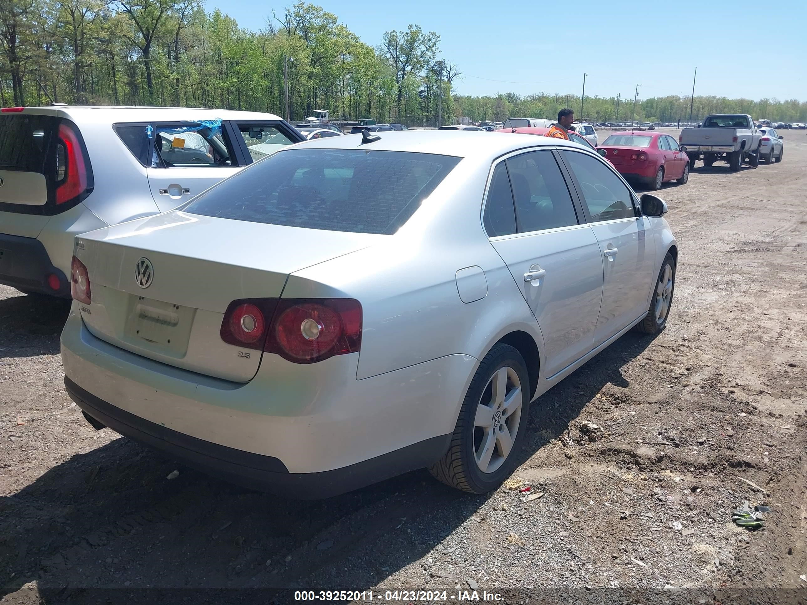 Photo 3 VIN: 3VWRM71K48M054704 - VOLKSWAGEN JETTA 