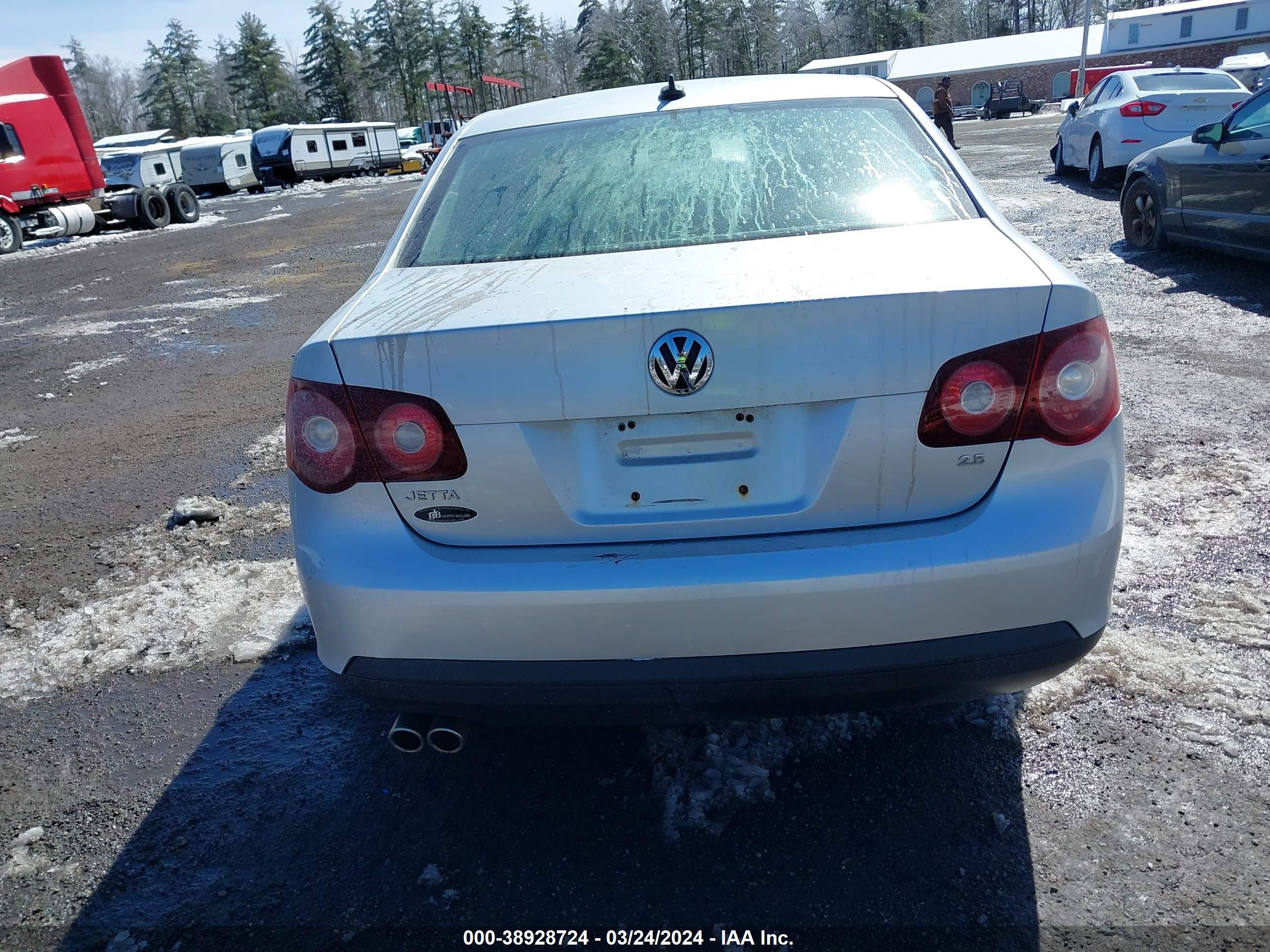 Photo 13 VIN: 3VWRM71K68M008016 - VOLKSWAGEN JETTA 