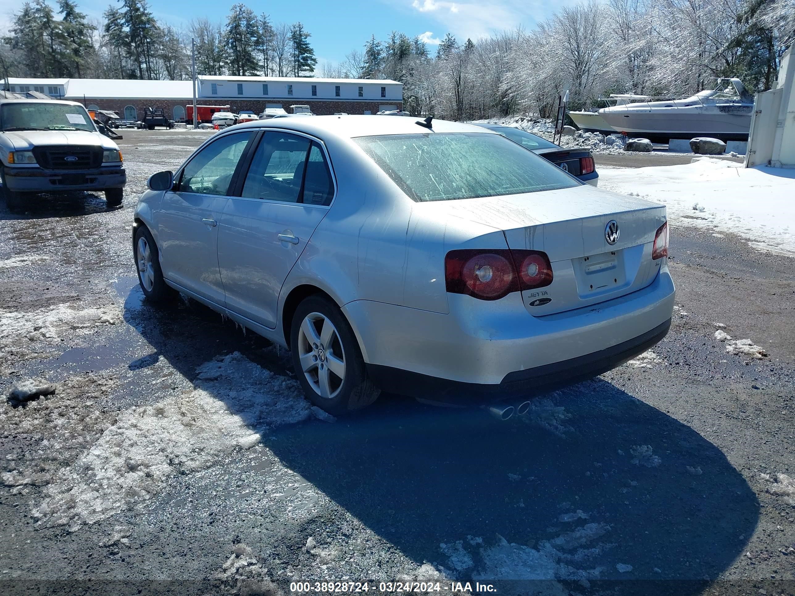 Photo 2 VIN: 3VWRM71K68M008016 - VOLKSWAGEN JETTA 