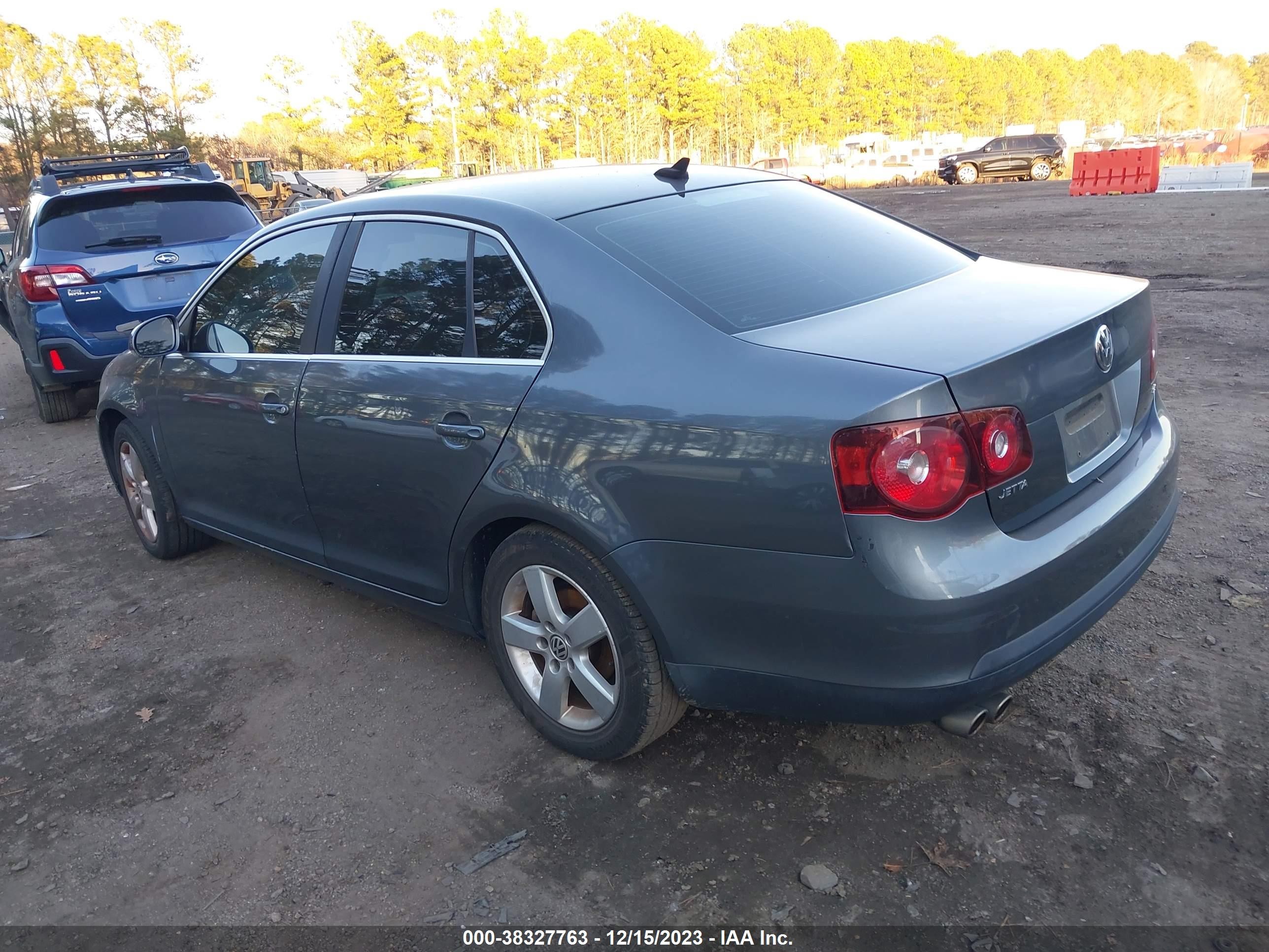 Photo 2 VIN: 3VWRM71K79M173929 - VOLKSWAGEN JETTA 