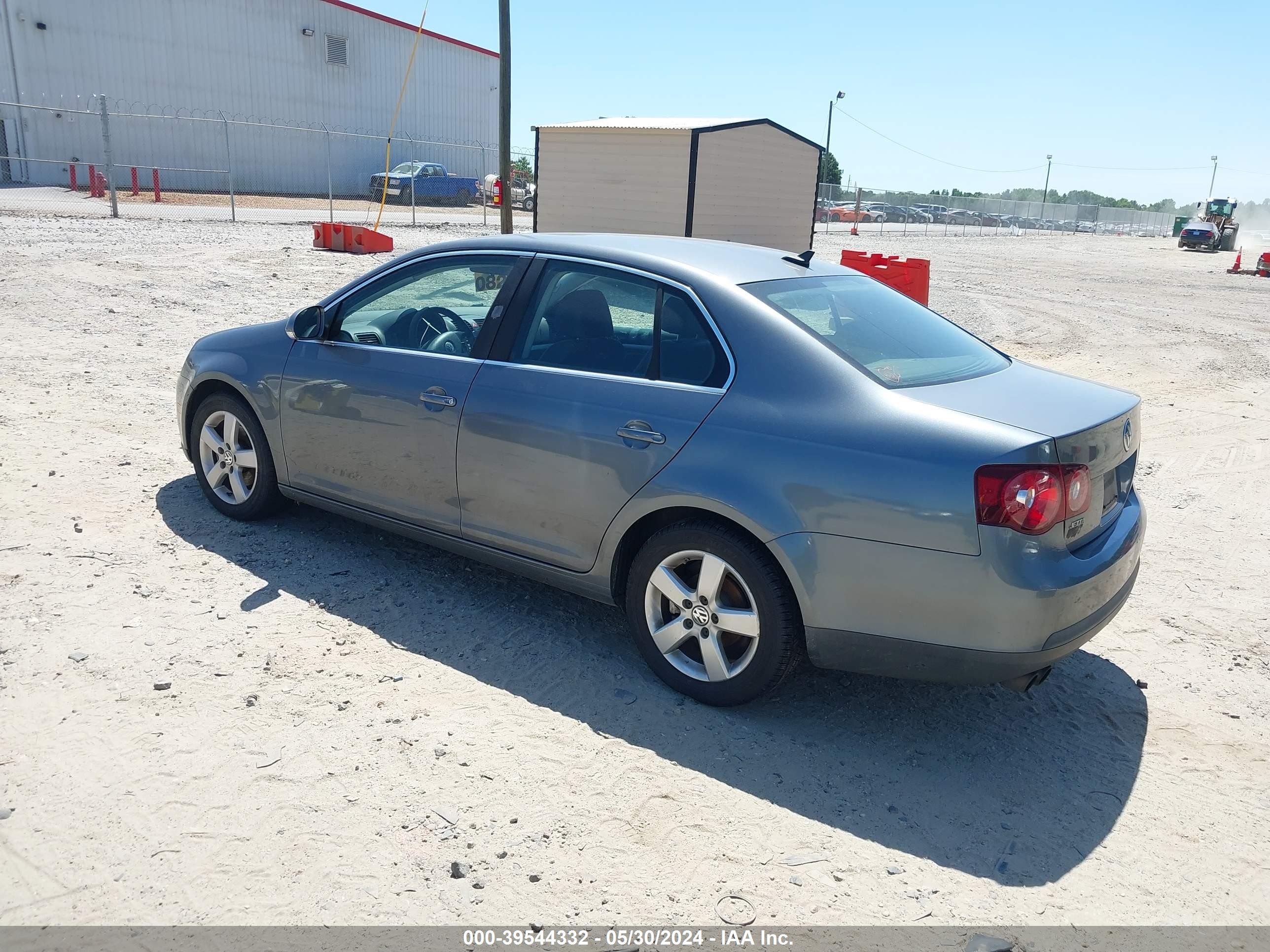 Photo 2 VIN: 3VWRM71K88M077595 - VOLKSWAGEN JETTA 