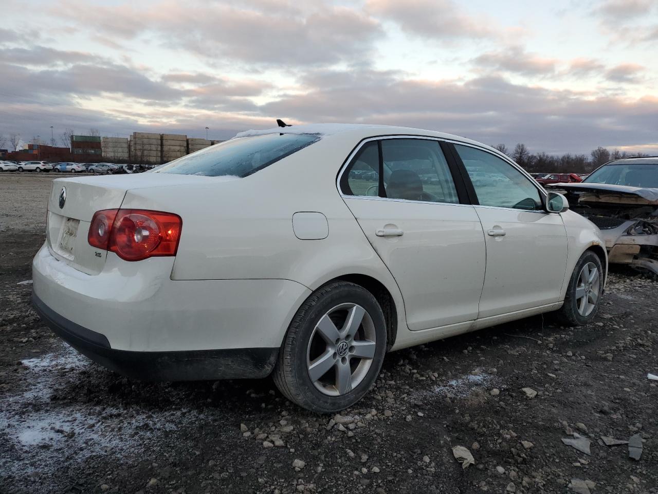 Photo 2 VIN: 3VWRM71K98M119823 - VOLKSWAGEN JETTA 