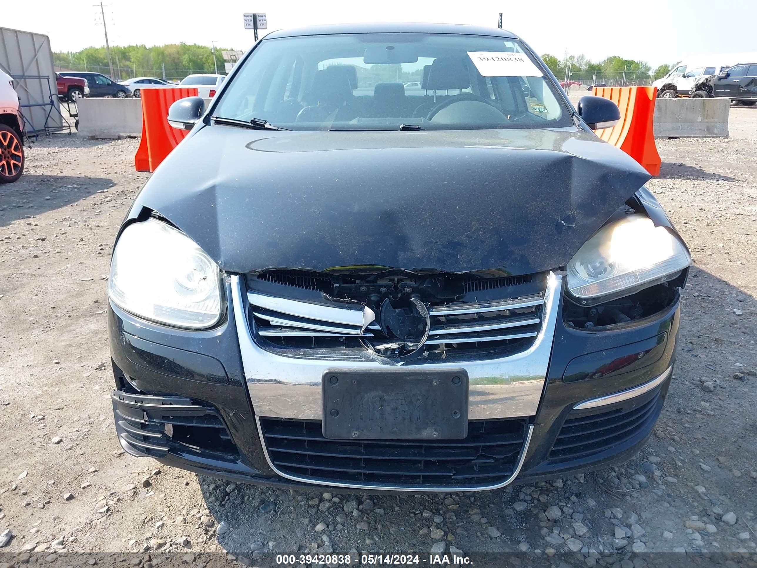 Photo 5 VIN: 3VWRM71K98M153809 - VOLKSWAGEN JETTA 