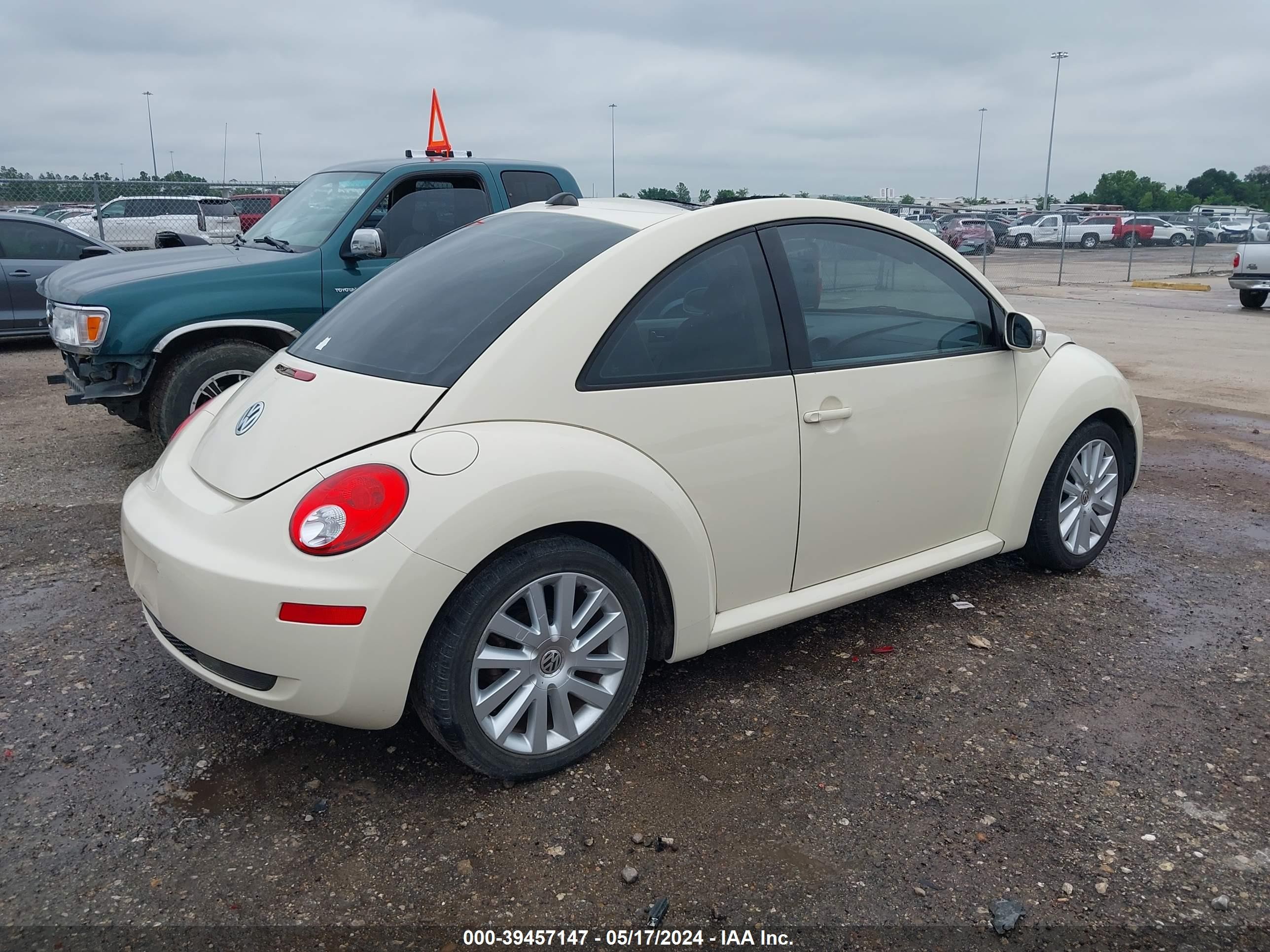 Photo 3 VIN: 3VWRW31C98M523278 - VOLKSWAGEN BEETLE 