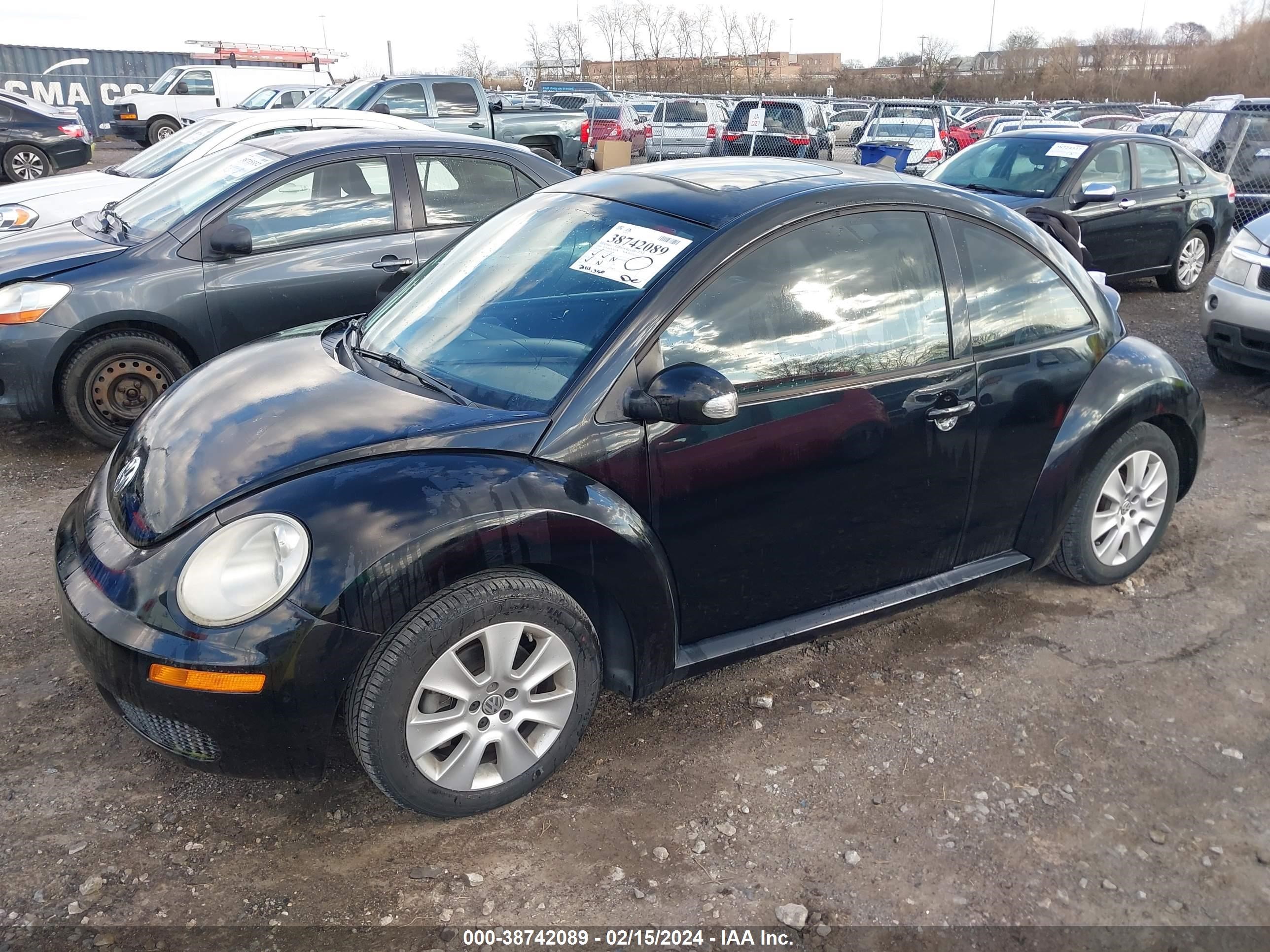 Photo 1 VIN: 3VWRW31CX9M514266 - VOLKSWAGEN BEETLE 