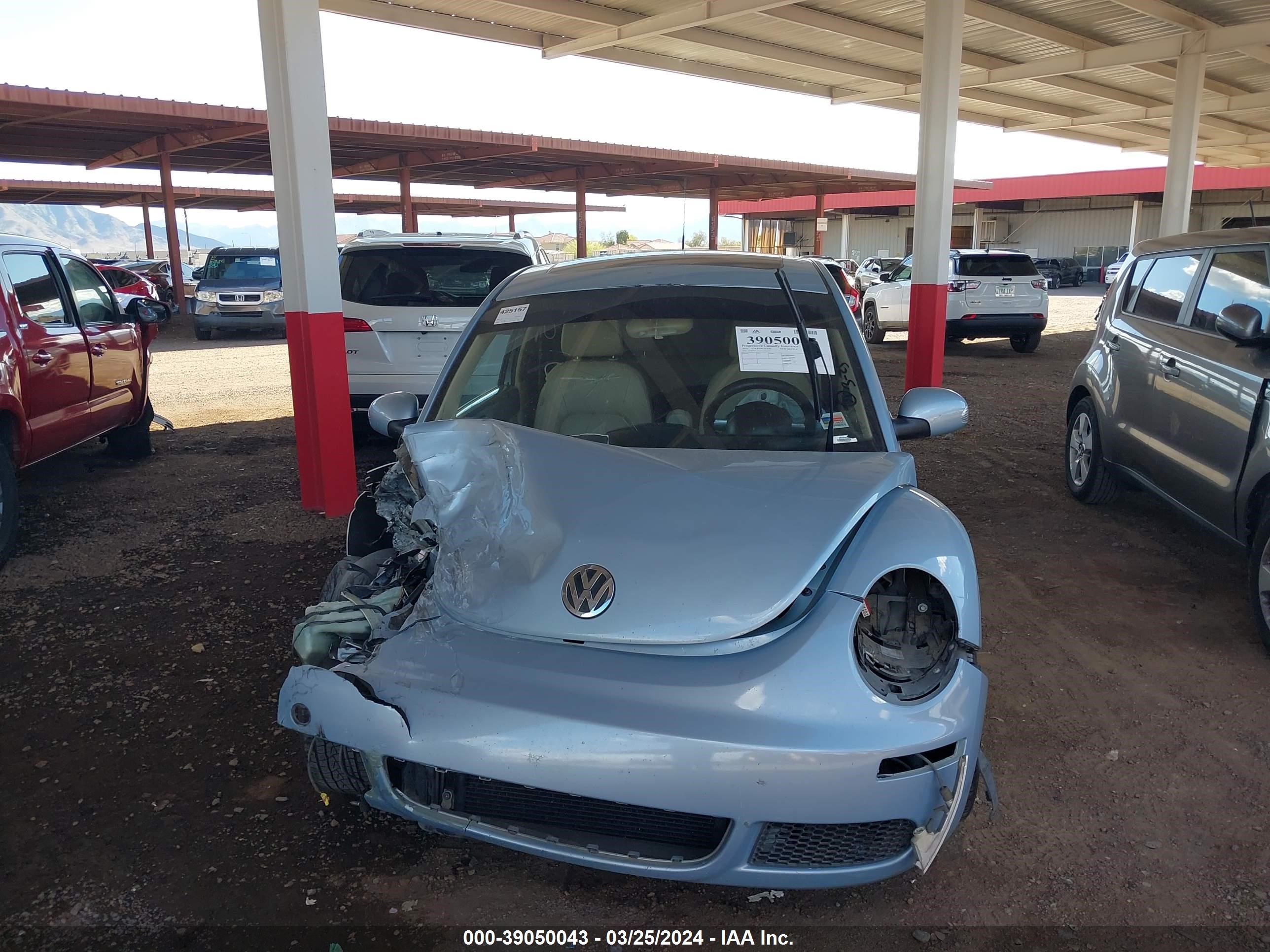 Photo 11 VIN: 3VWRW3AG0AM028637 - VOLKSWAGEN BEETLE 