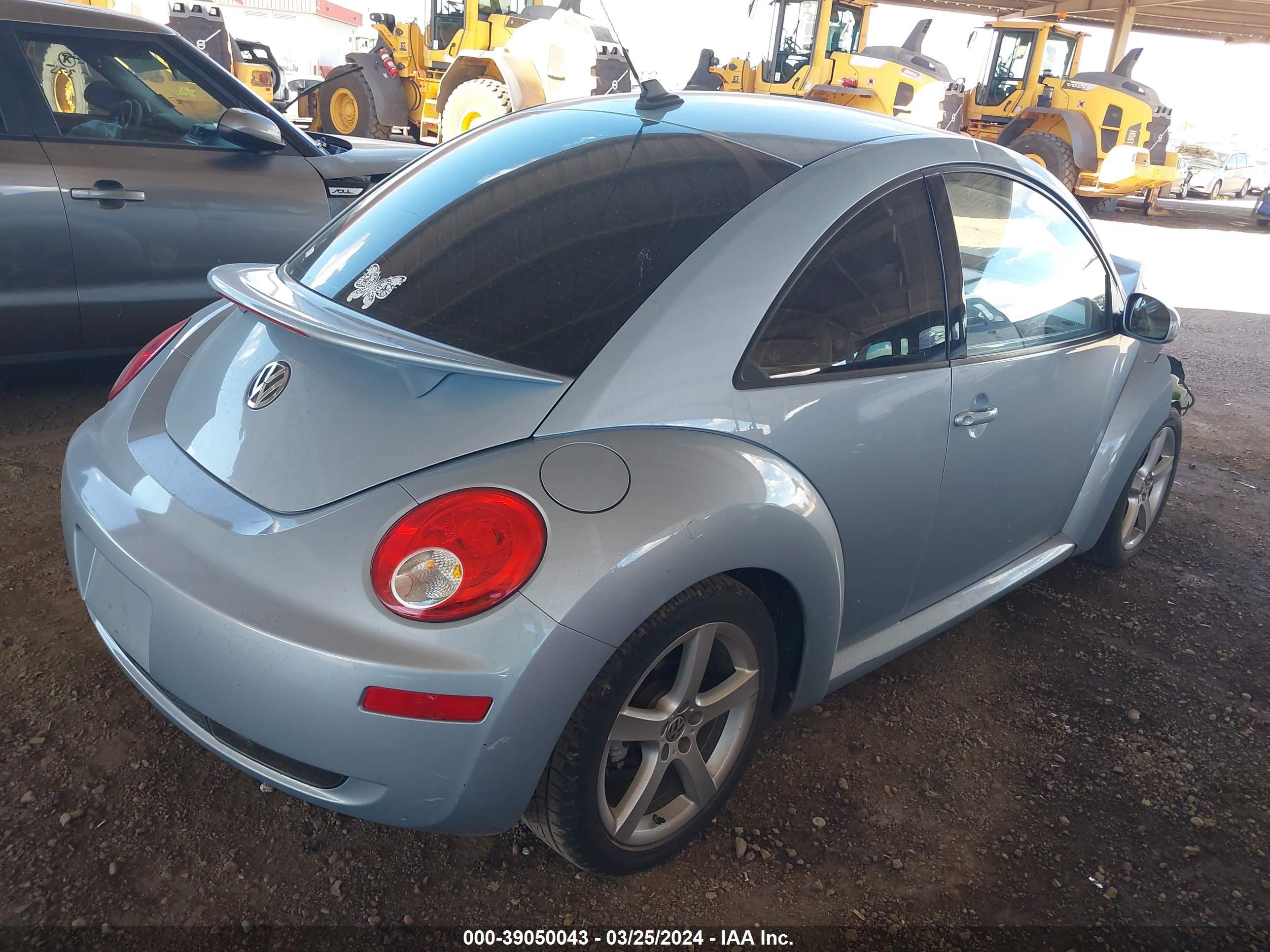 Photo 3 VIN: 3VWRW3AG0AM028637 - VOLKSWAGEN BEETLE 