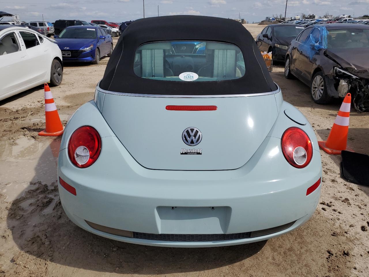 Photo 5 VIN: 3VWRW3AL0AM010443 - VOLKSWAGEN BEETLE 