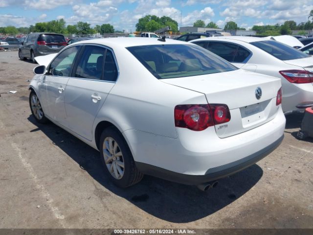 Photo 2 VIN: 3VWRX7AJ0AM027844 - VOLKSWAGEN JETTA 