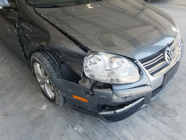 Photo 8 VIN: 3VWRX7AJ5AM030061 - VOLKSWAGEN JETTA 