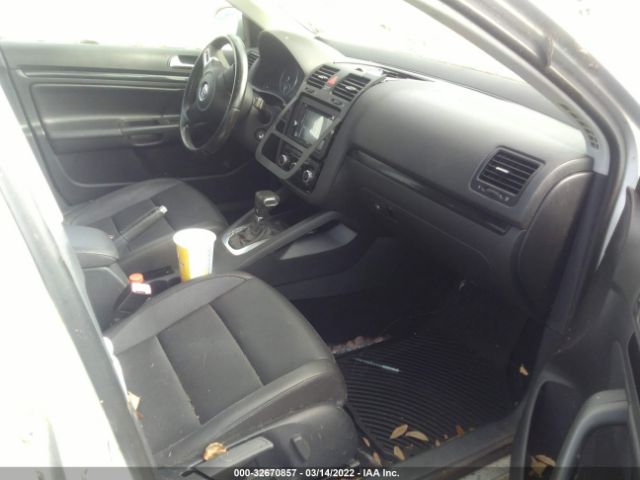 Photo 4 VIN: 3VWRX7AJ7AM042230 - VOLKSWAGEN JETTA SEDAN 