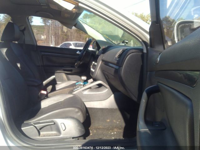 Photo 4 VIN: 3VWRX7AJ7AM061134 - VOLKSWAGEN JETTA 