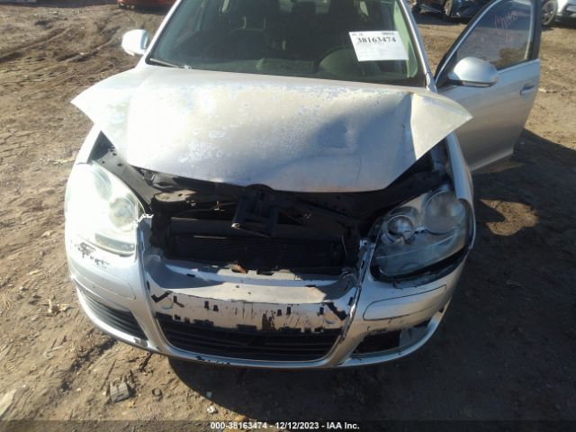 Photo 5 VIN: 3VWRX7AJ7AM061134 - VOLKSWAGEN JETTA 