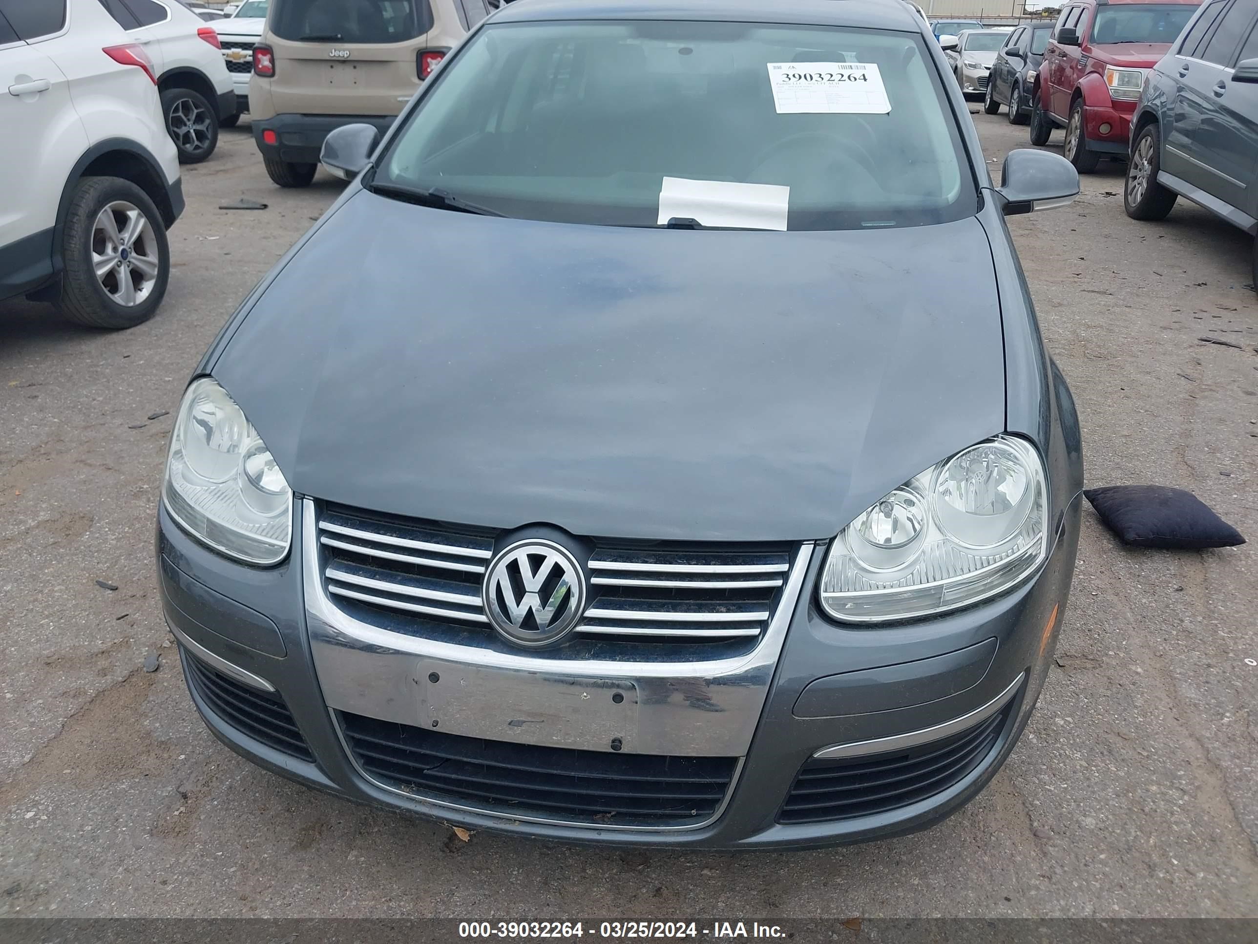 Photo 5 VIN: 3VWRX7AJ7AM068066 - VOLKSWAGEN JETTA 