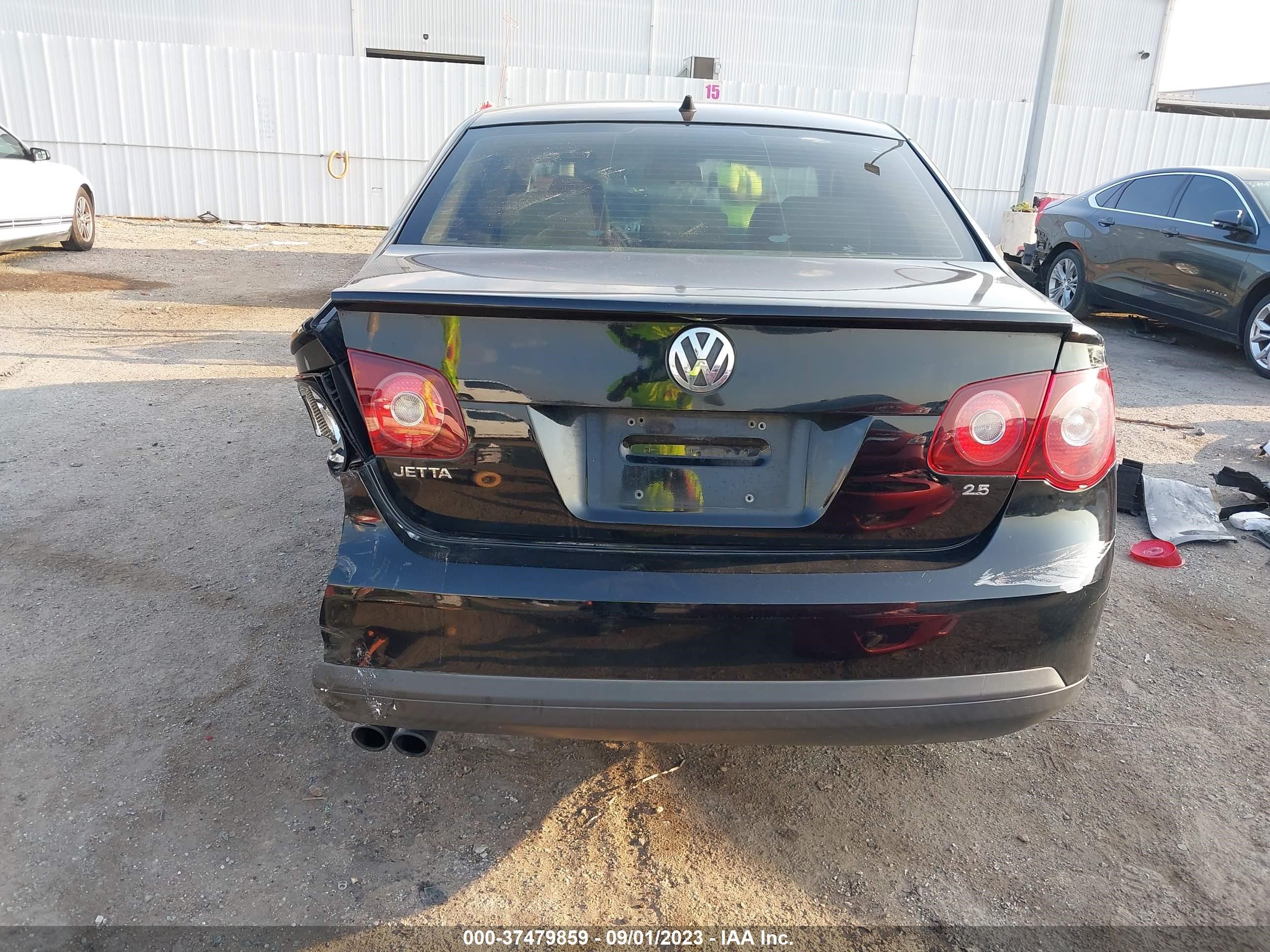 Photo 16 VIN: 3VWRX7AJ7AM105004 - VOLKSWAGEN JETTA 