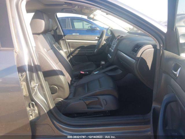 Photo 4 VIN: 3VWRX7AJ8AM149397 - VOLKSWAGEN JETTA 