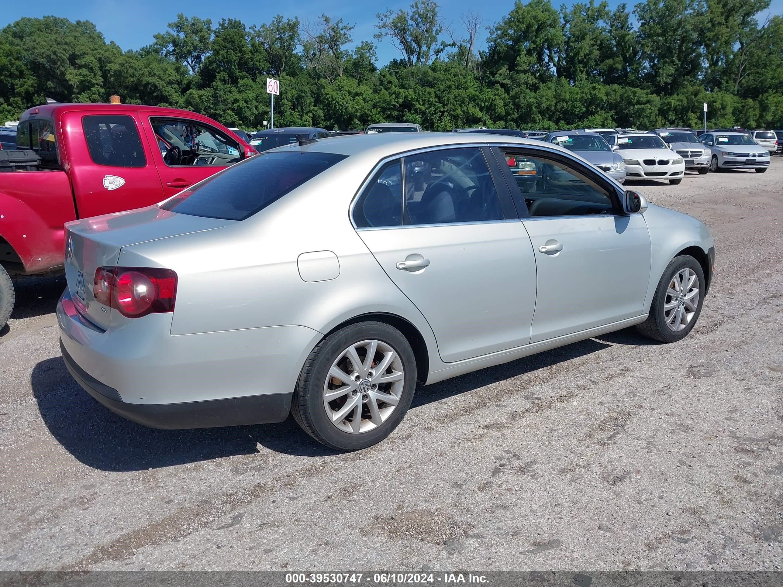 Photo 3 VIN: 3VWRX7AJXAM044179 - VOLKSWAGEN JETTA 