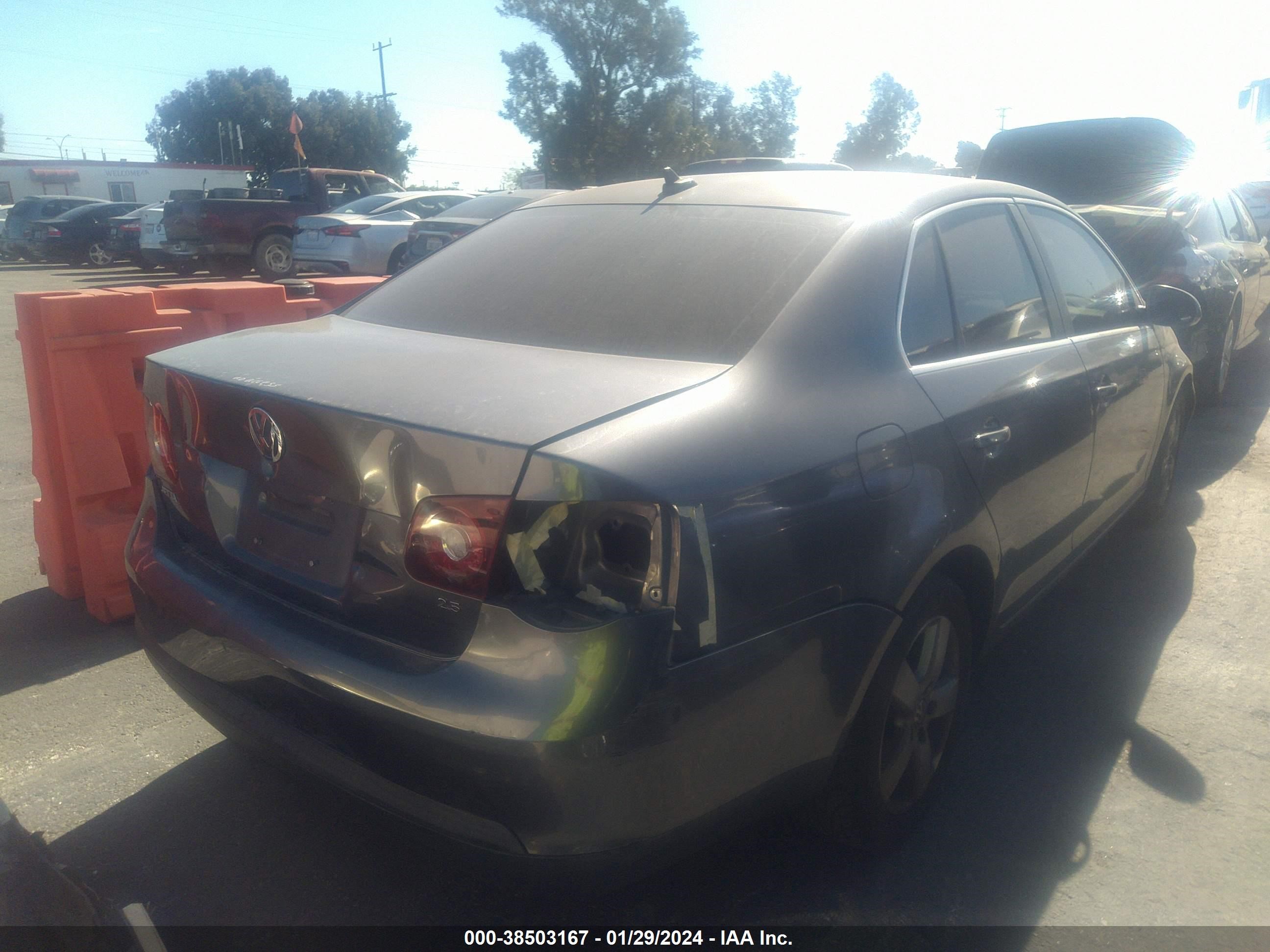 Photo 3 VIN: 3VWRZ71K18M088083 - VOLKSWAGEN JETTA 